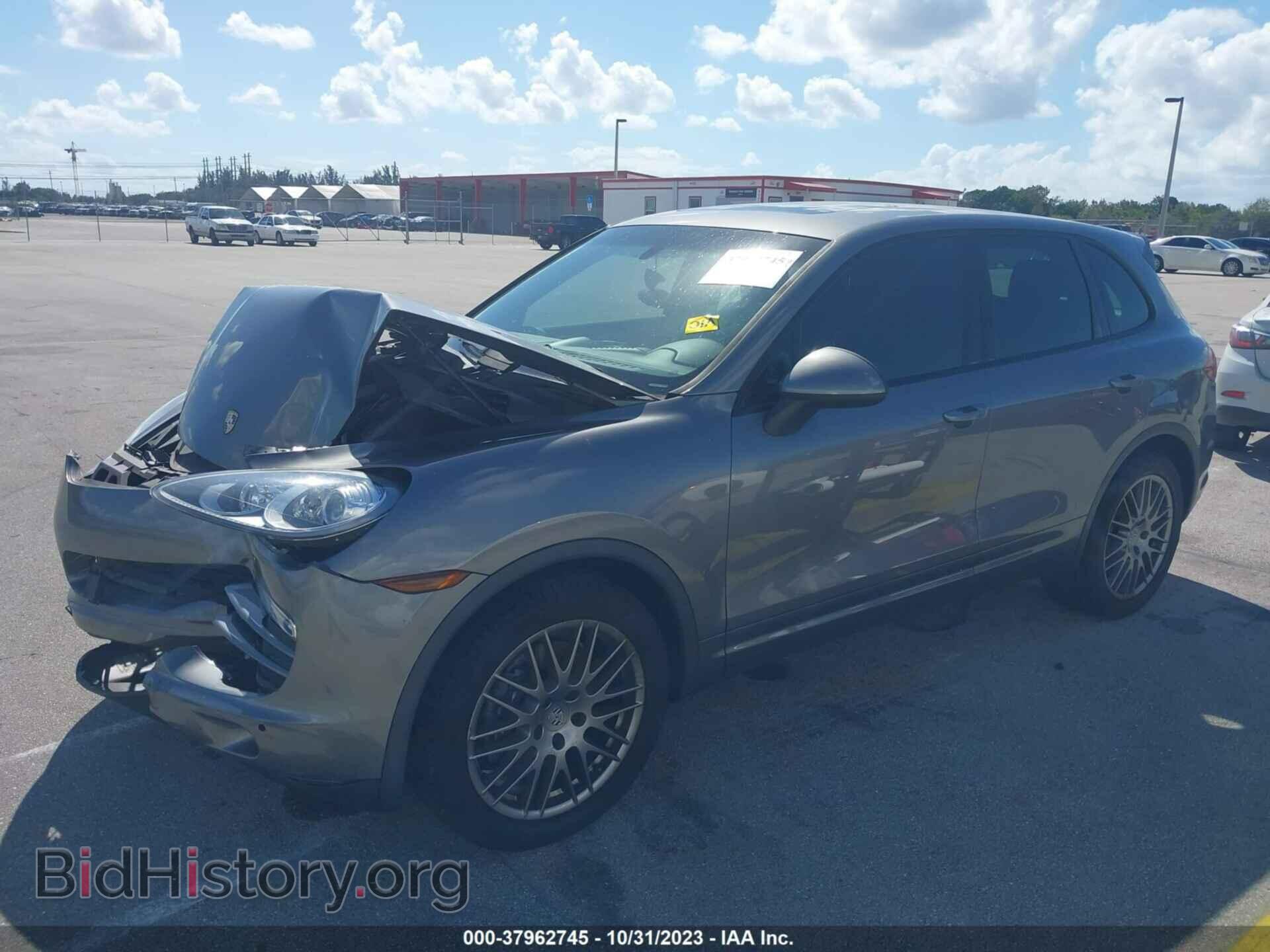 2013 PORSCHE CAYENNE - VIN: WP1AA2A23DLA19089 - Photo 2