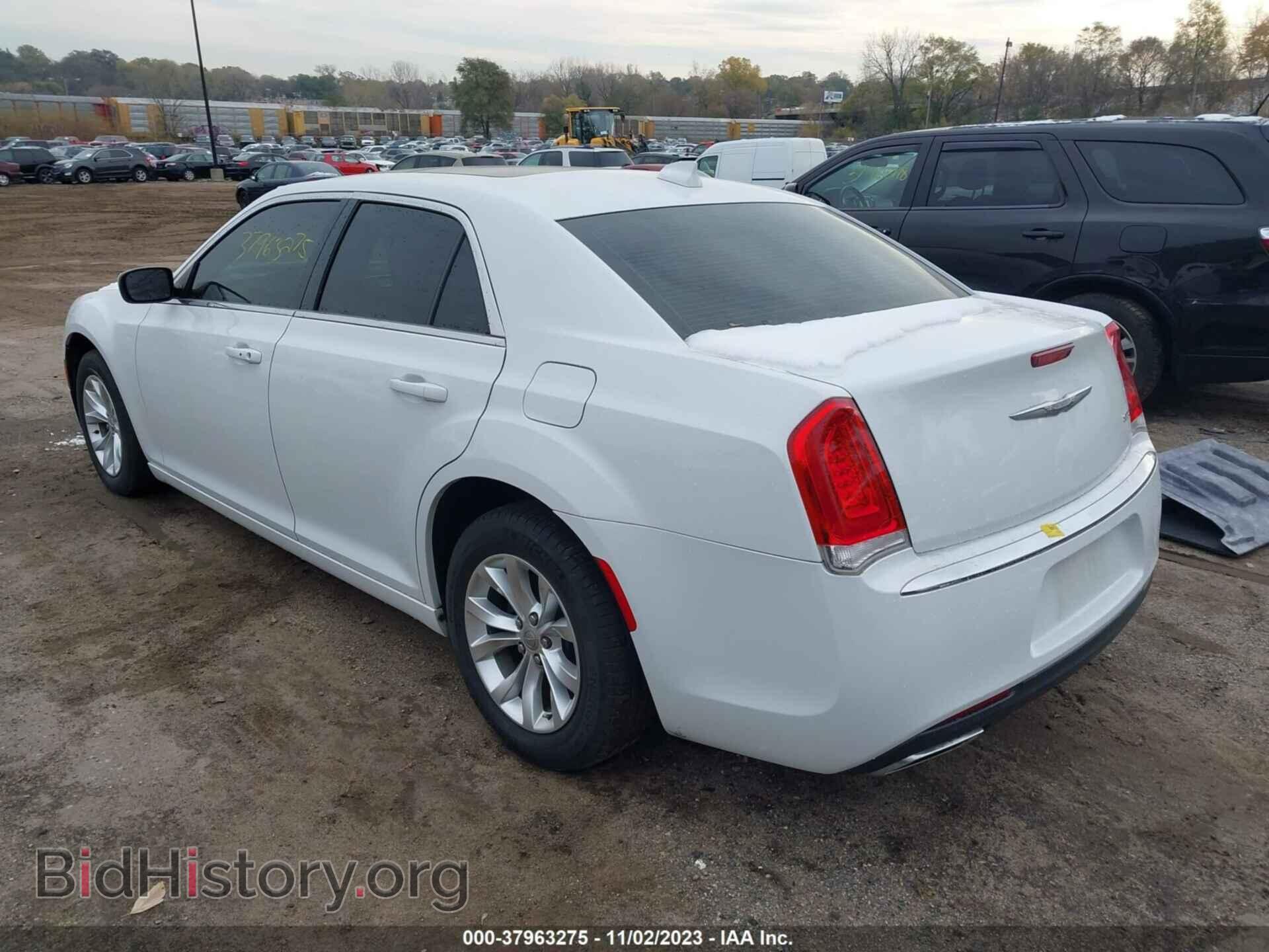 2016 CHRYSLER 300 - VIN: 2C3CCAAG2GH198323 - Фото 3