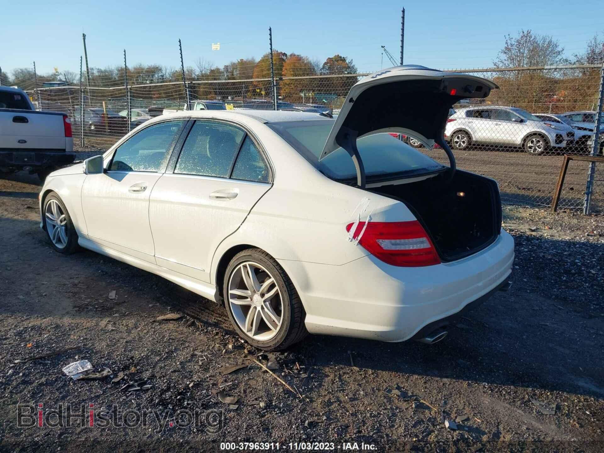 2012 MERCEDES-BENZ C-CLASS - VIN: WDDGF8BB2CA647109 - Фото 3