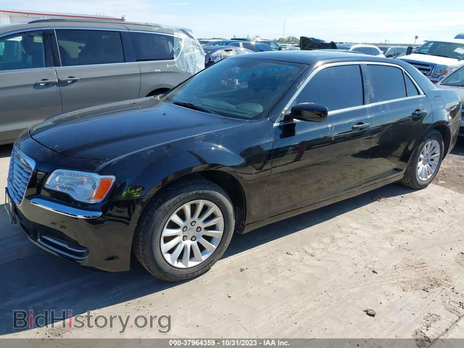 2013 CHRYSLER 300 - VIN: 2C3CCAAG6DH658899 - Фото 2