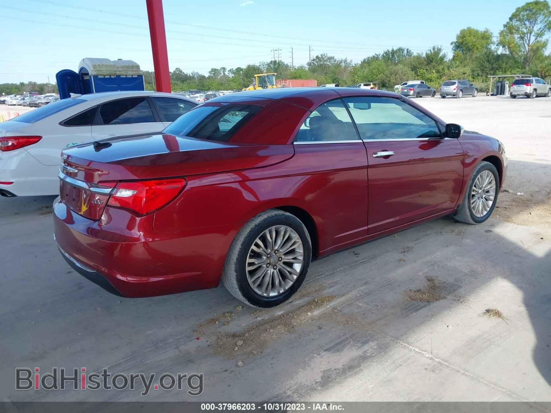 2011 CHRYSLER 200 - VIN: 1C3BC7EG8BN560504 - Фото 4