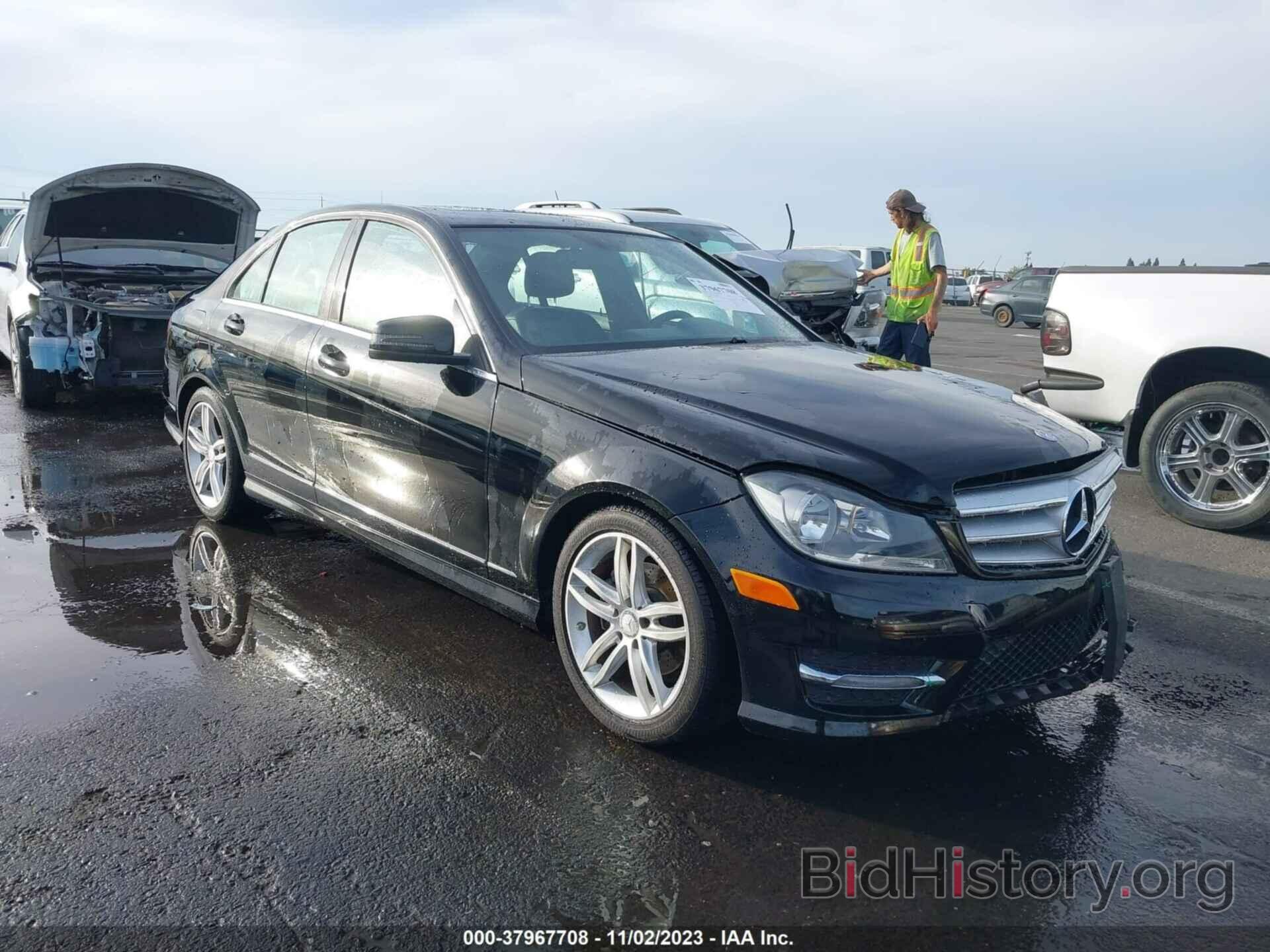 Photo WDDGF4HB0DR290533 - MERCEDES-BENZ C 250 2013