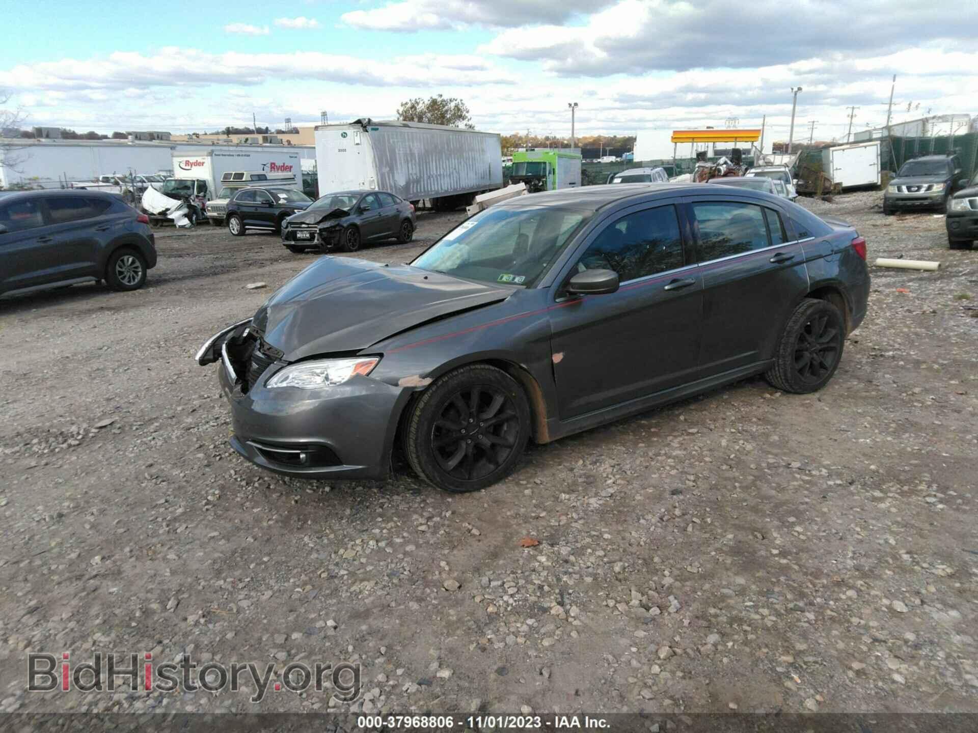 2013 CHRYSLER 200 - VIN: 1C3CCBCG6DN719565 - Фото 2