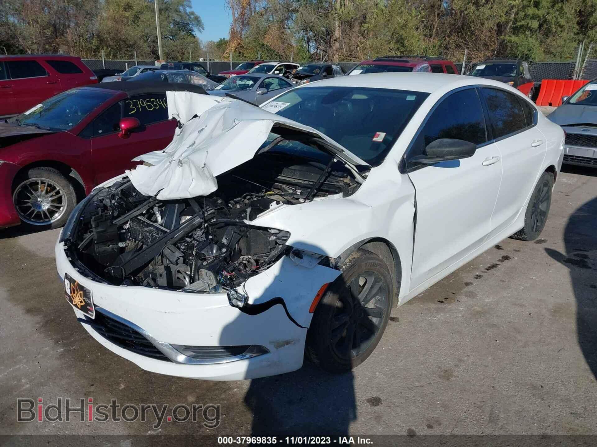 2016 CHRYSLER 200 - VIN: 1C3CCCAB9GN102775 - Фото 2