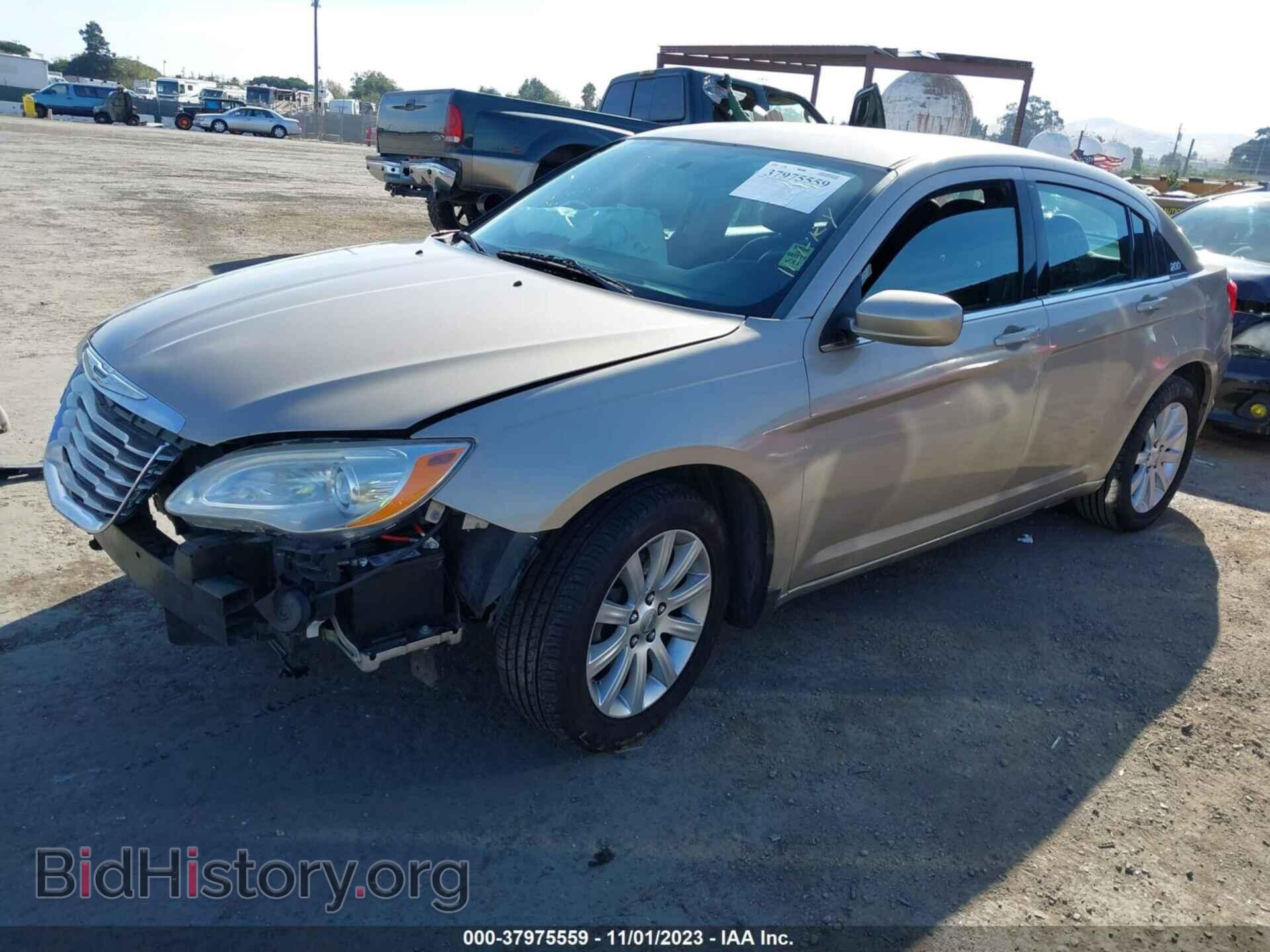 2013 CHRYSLER 200 - VIN: 1C3CCBBBXDN762974 - Фото 2