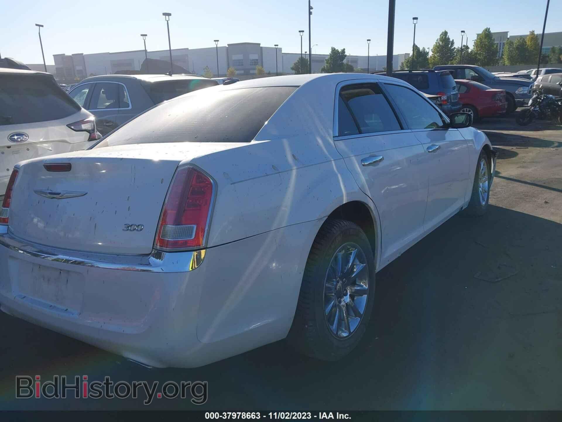 2012 CHRYSLER 300 - VIN: 2C3CCACG0CH165974 - Фото 4