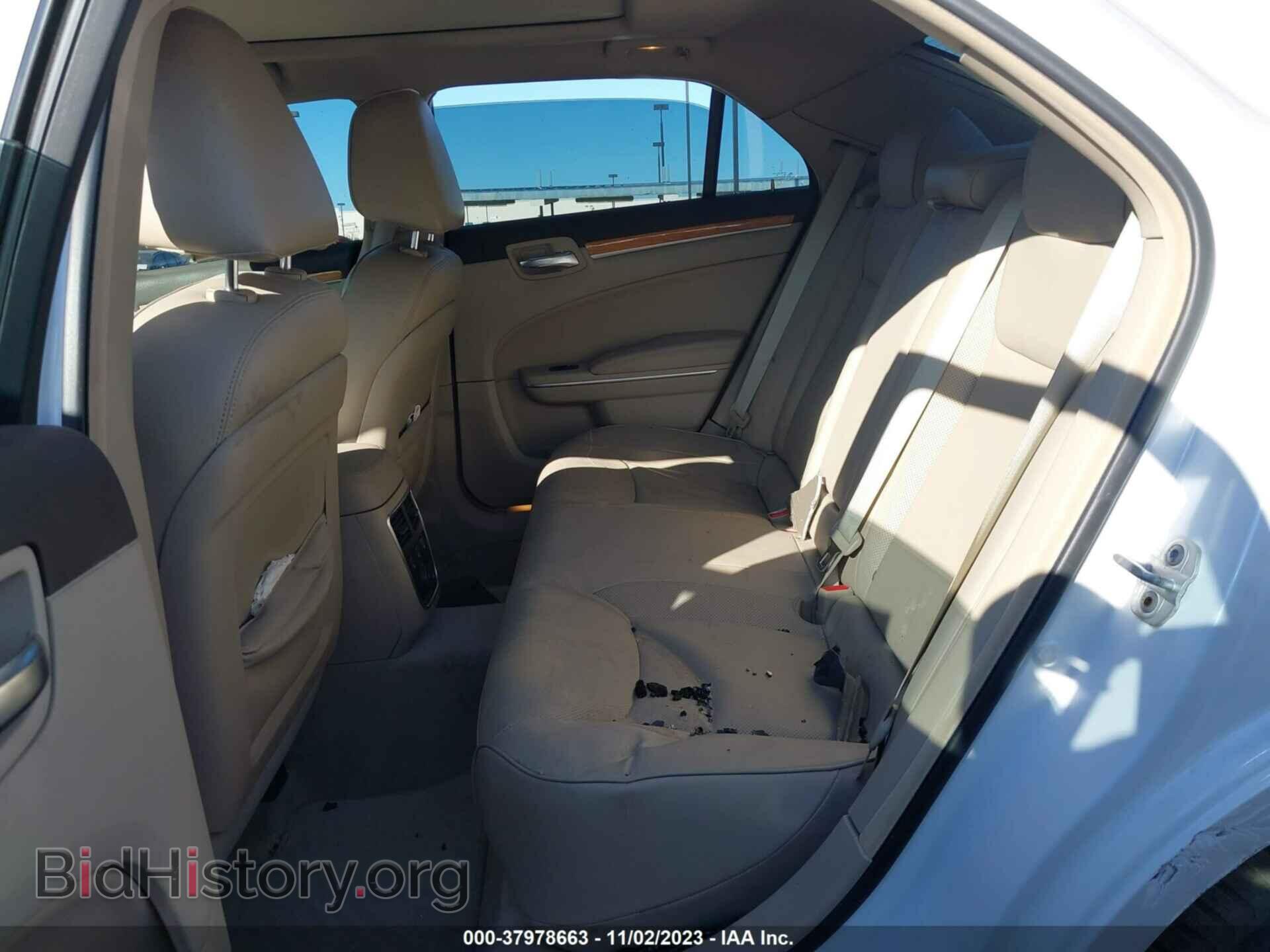2012 CHRYSLER 300 - VIN: 2C3CCACG0CH165974 - Фото 8