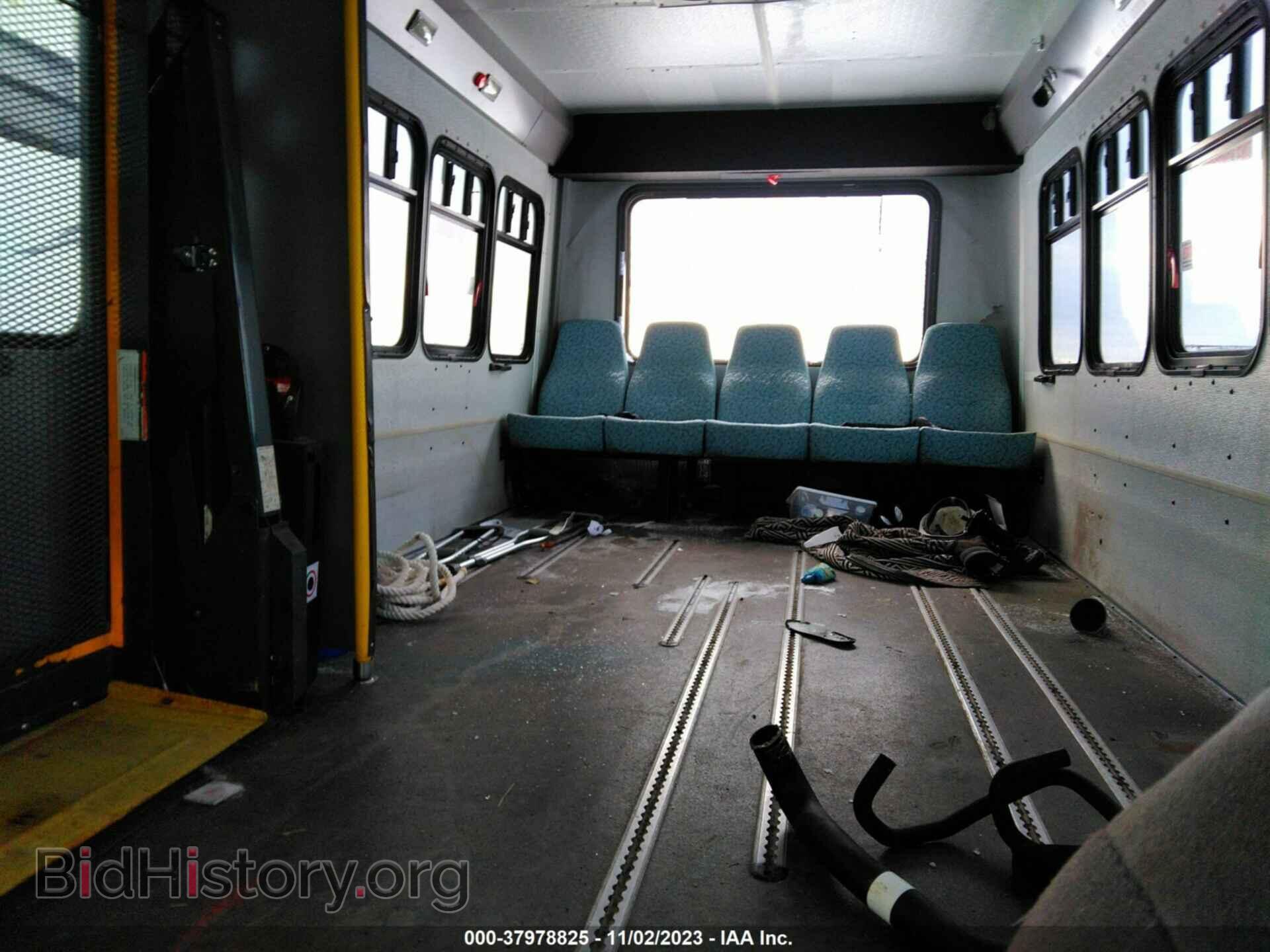 2010 FORD E-450 CUTAWAY - VIN: 1FDFE4FS5ADA42214 - Фото 7
