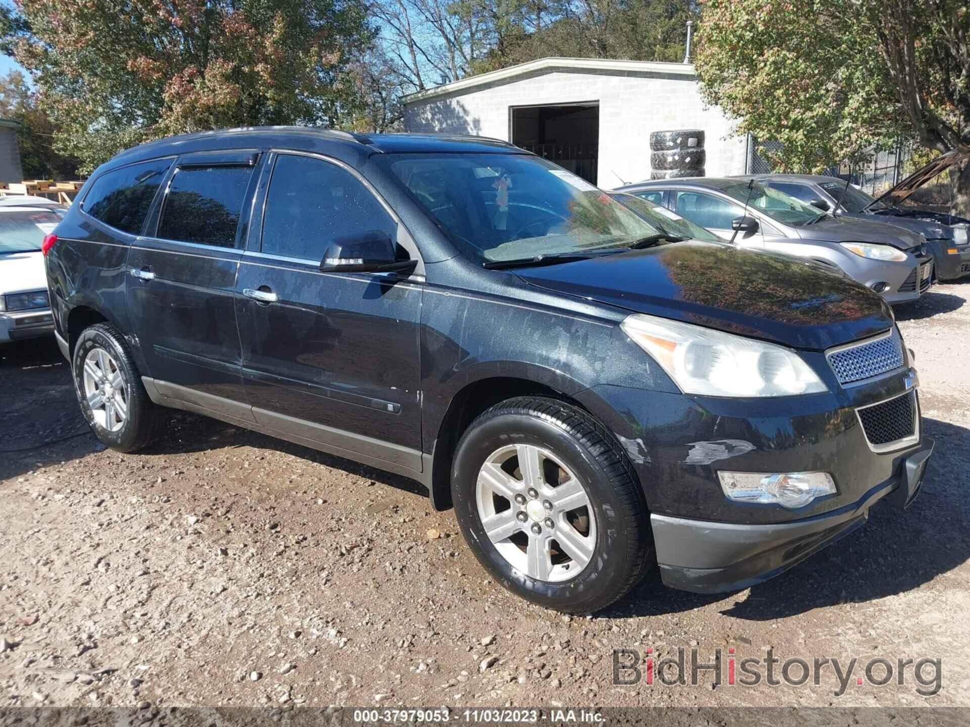 Photo 1GNLVFED8AS142560 - CHEVROLET TRAVERSE 2010