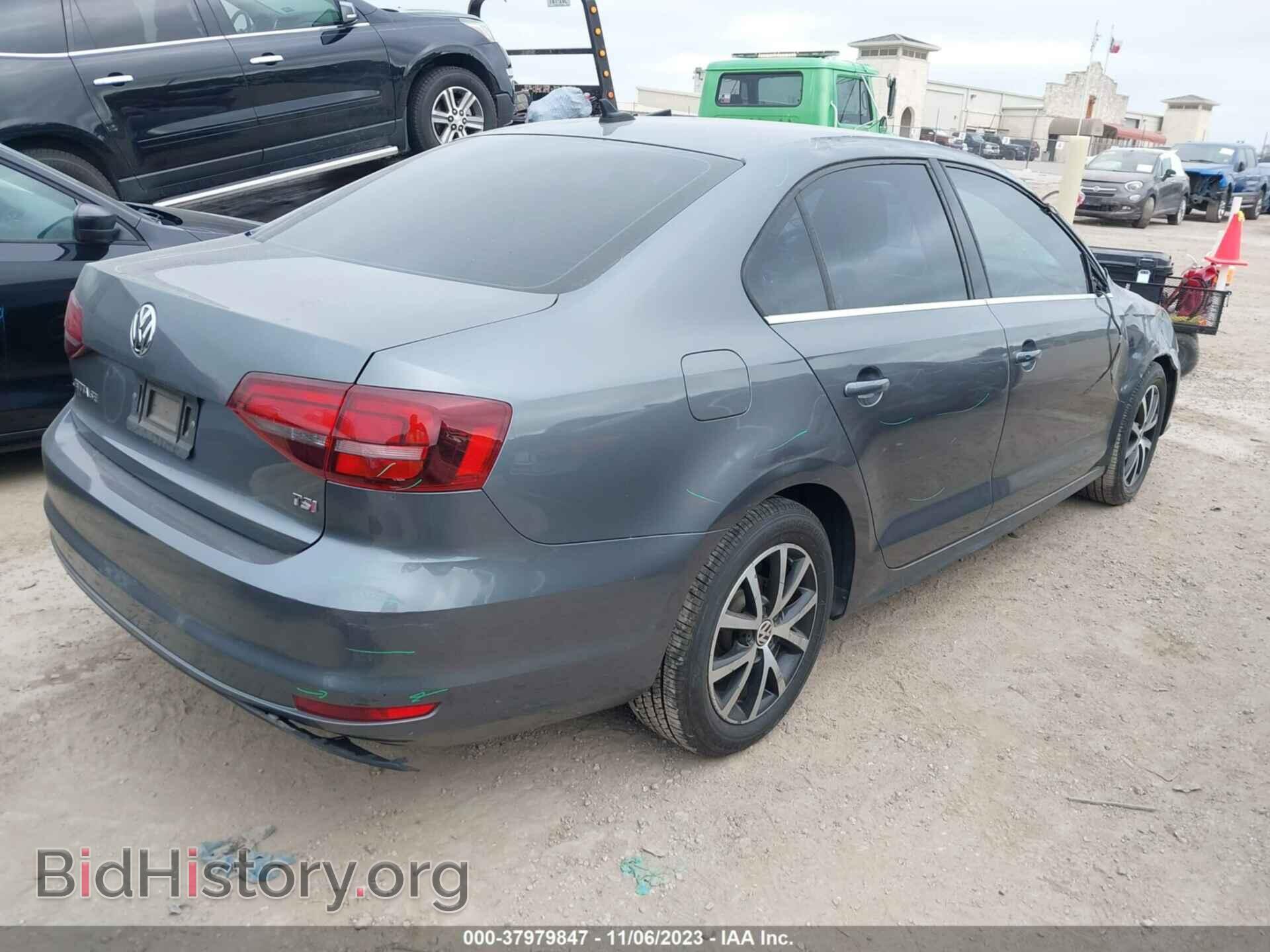 2017 VOLKSWAGEN JETTA - VIN: 3VWDB7AJ2HM286466 - Фото 4