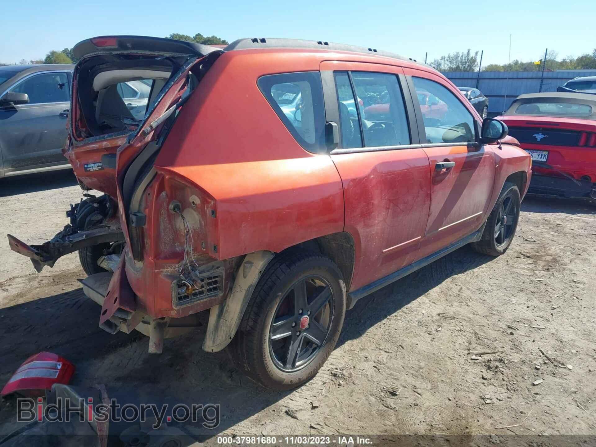 2010 JEEP COMPASS - VIN: 1J4NT4FB2AD504065 - Фото 4