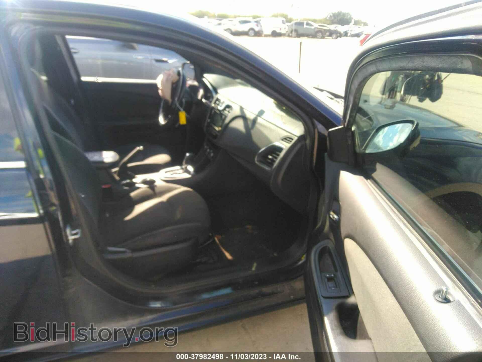 2011 CHRYSLER 200 - VIN: 1C3BC1FGXBN601095 - Фото 5