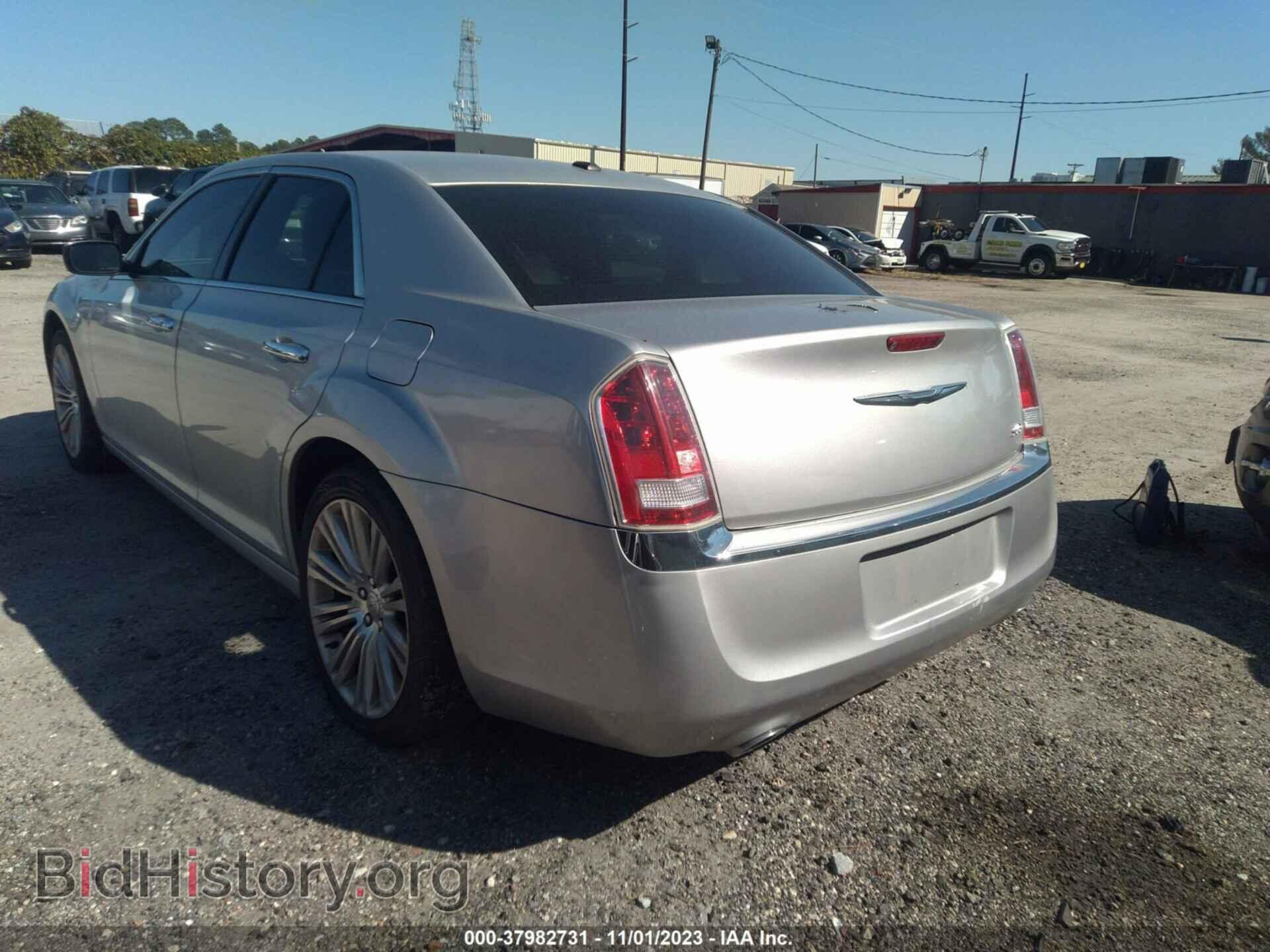 2011 CHRYSLER 300 - VIN: 2C3CA5CGXBH613889 - Фото 3