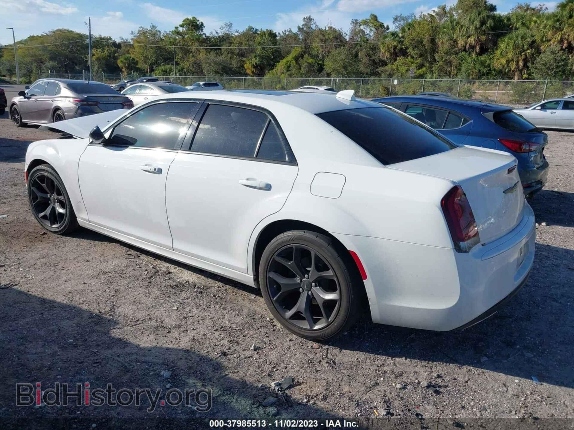 2020 CHRYSLER 300 - VIN: 2C3CCAAG2LH242010 - Фото 3