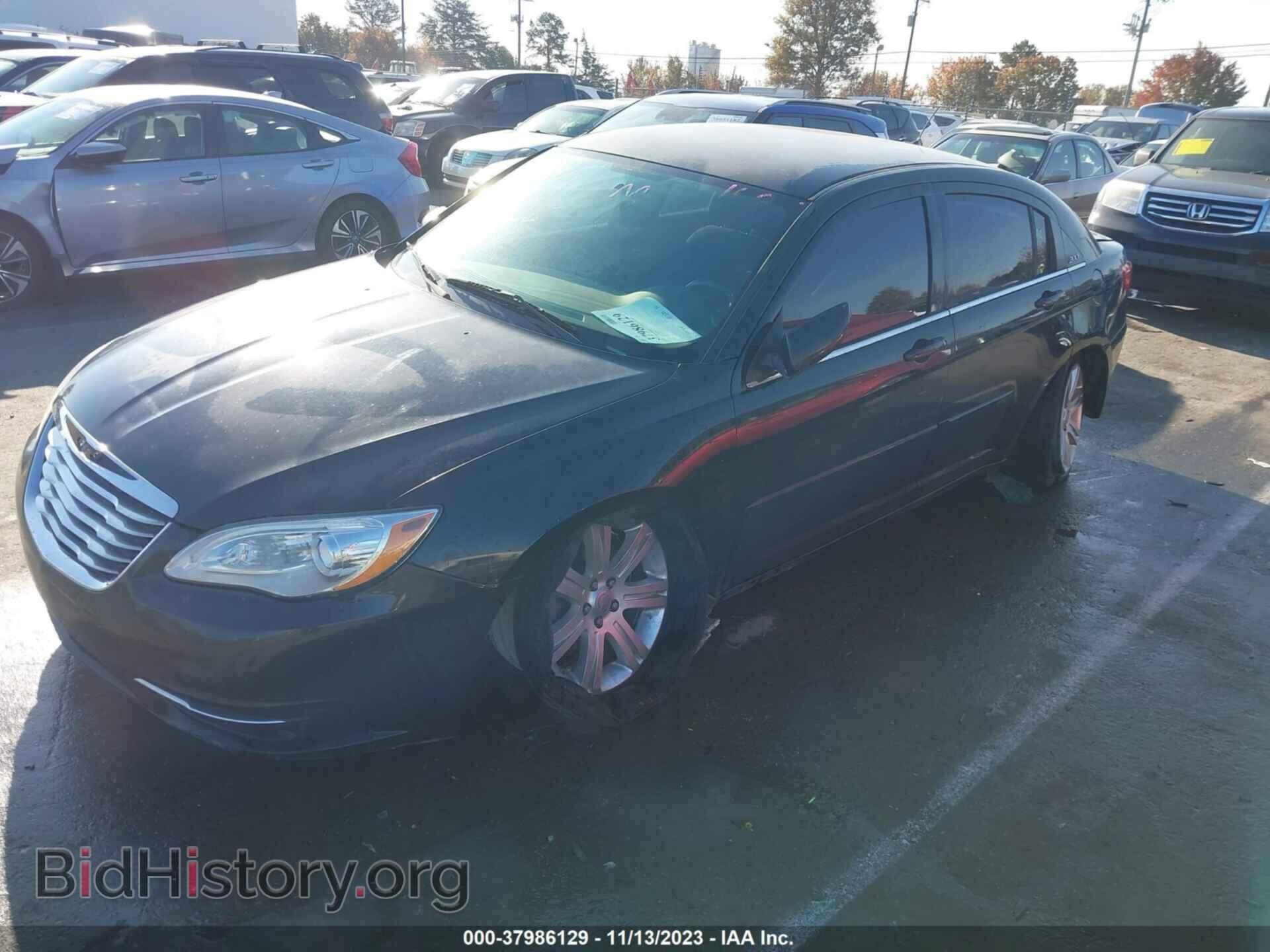 2013 CHRYSLER 200 - VIN: 1C3CCBBB8DN656460 - Фото 2