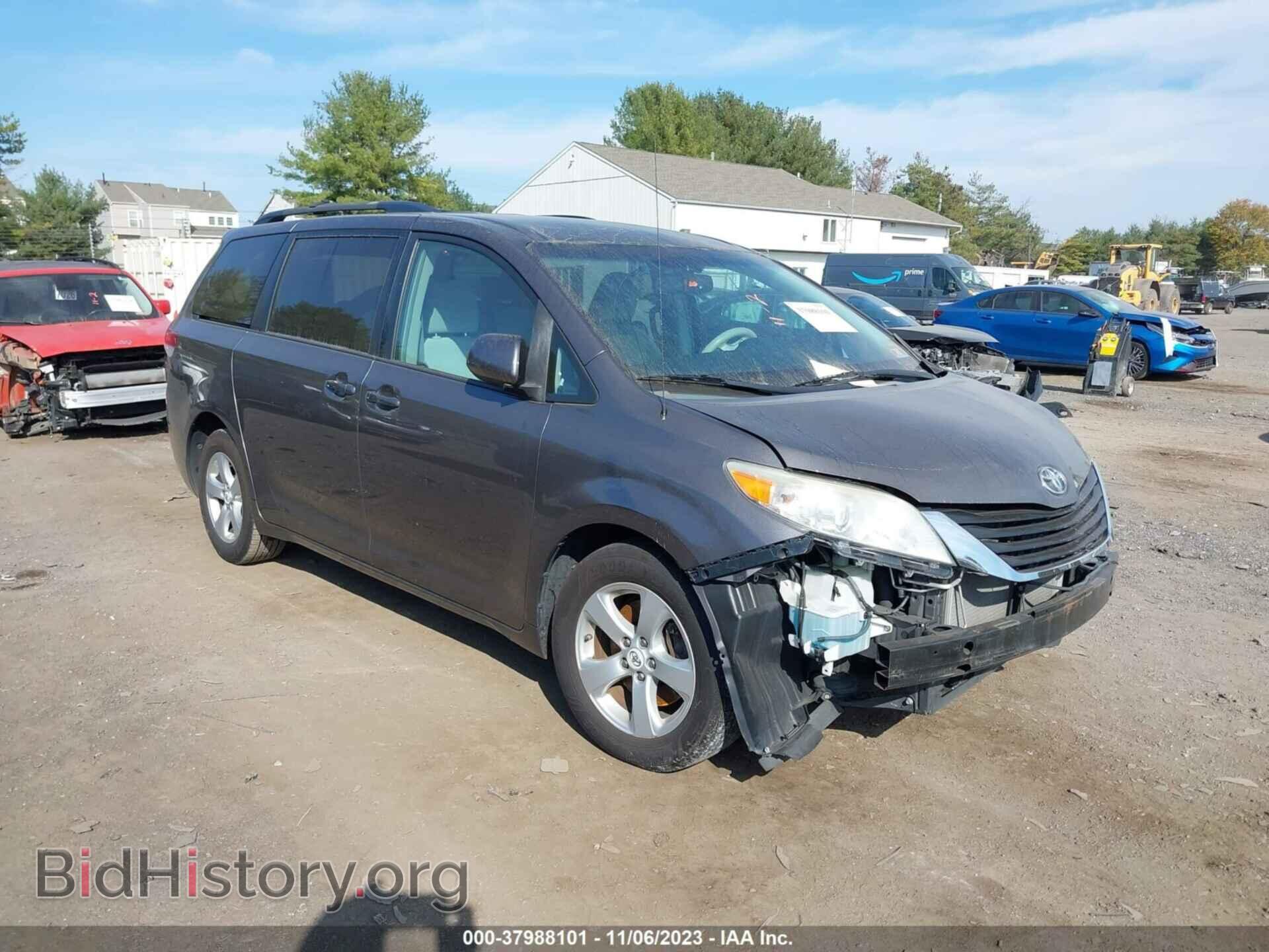 Фотография 5TDKK3DC6BS033433 - TOYOTA SIENNA 2011