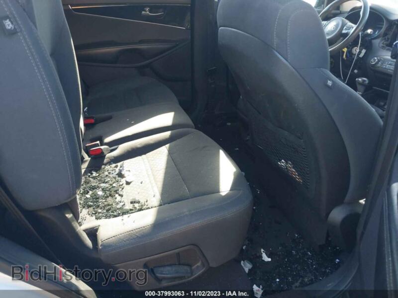 2018 Kia SORENTO (VIN 5XYPG4A31JG347312) — фото 8 из 16