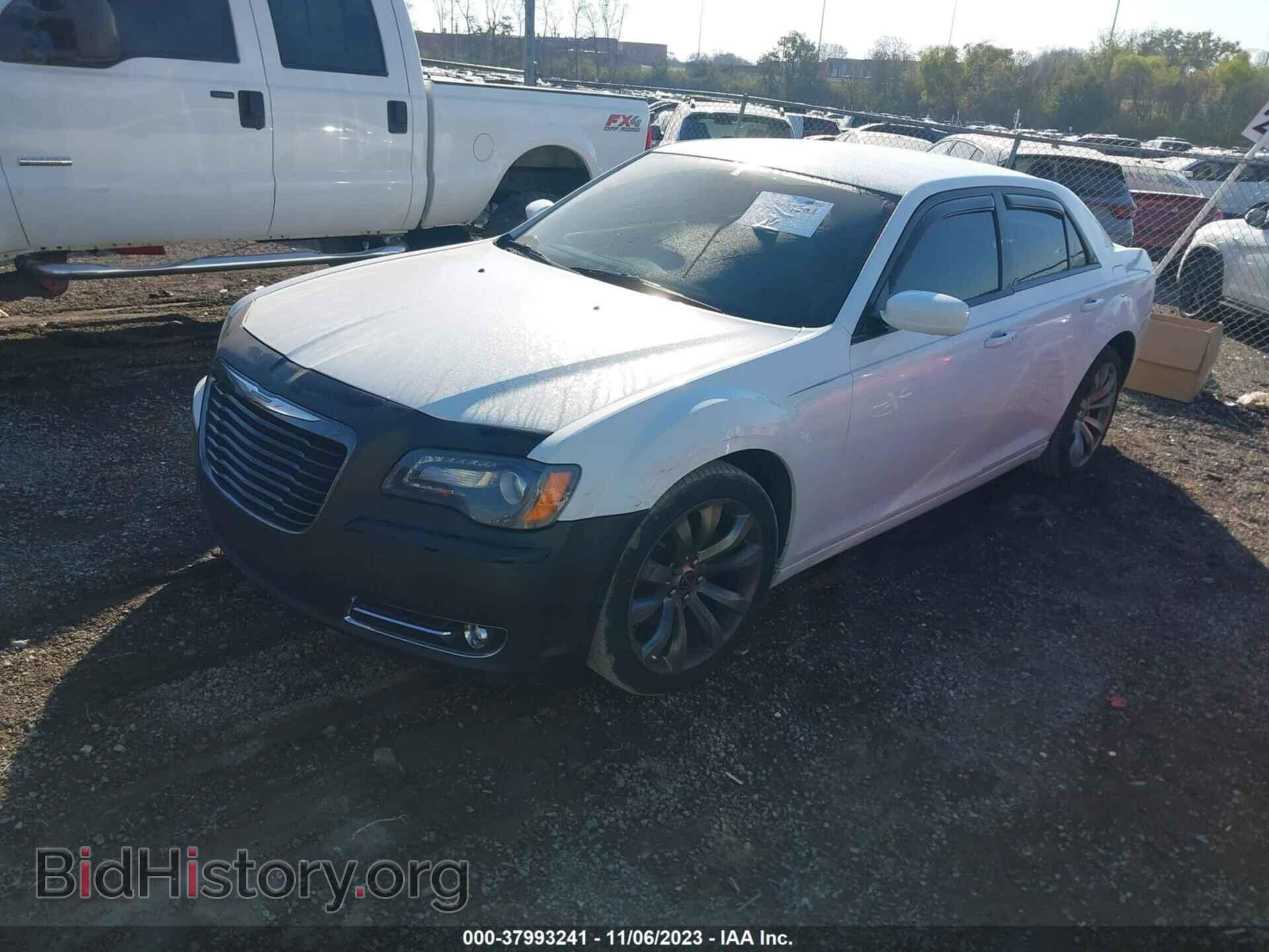 2014 CHRYSLER 300 - VIN: 2C3CCABG4EH355376 - Фото 2