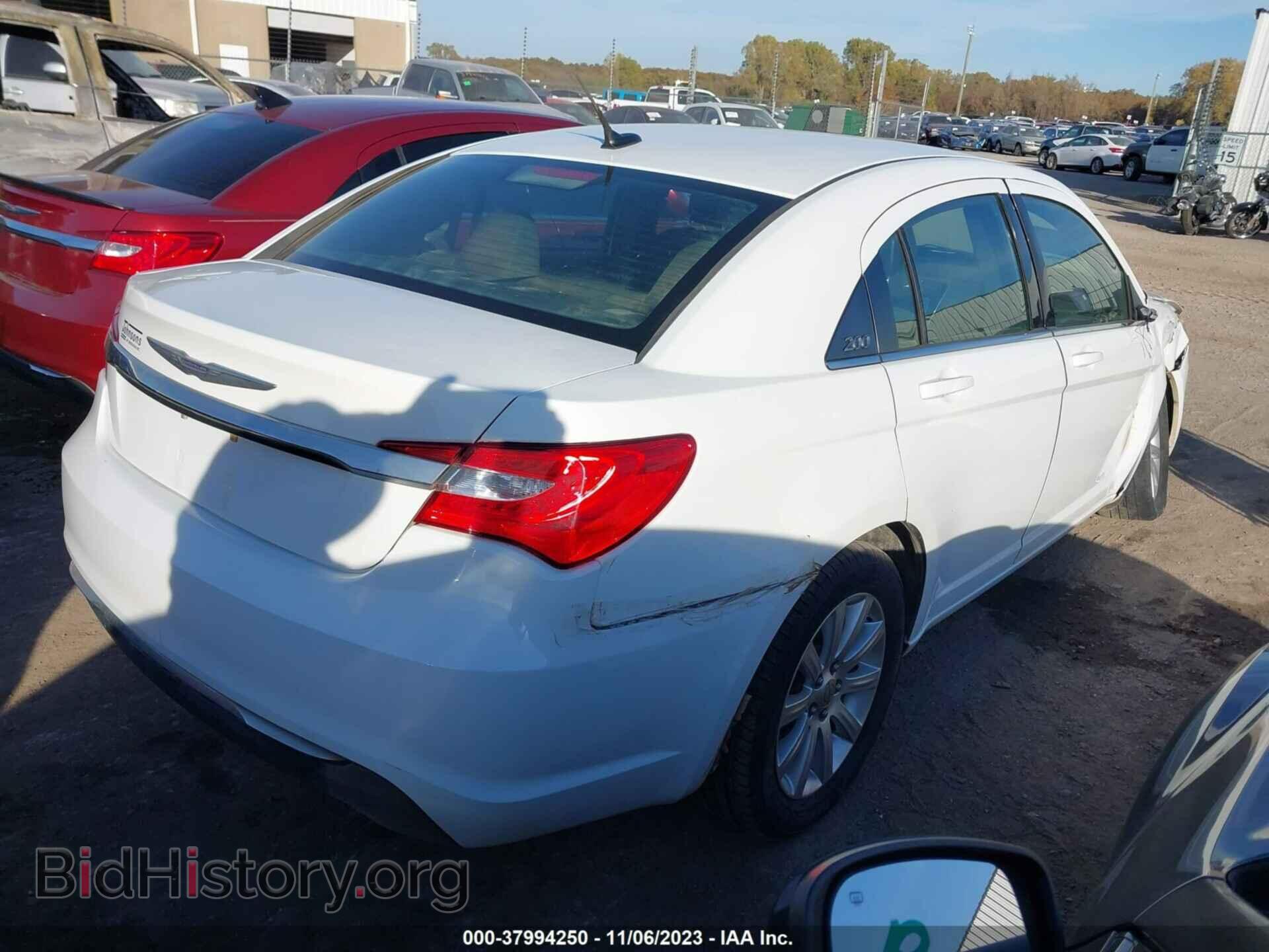 2012 CHRYSLER 200 - VIN: 1C3CCBBB1CN137541 - Фото 4