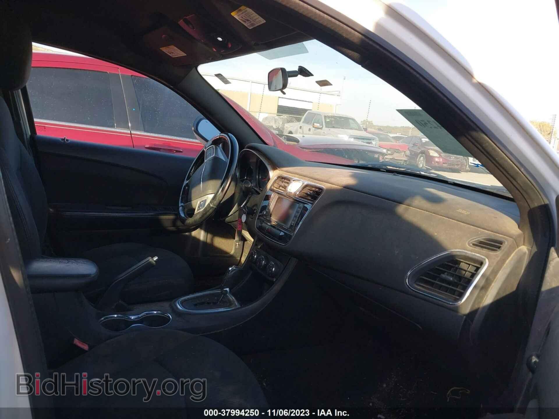 2012 CHRYSLER 200 - VIN: 1C3CCBBB1CN137541 - Фото 5