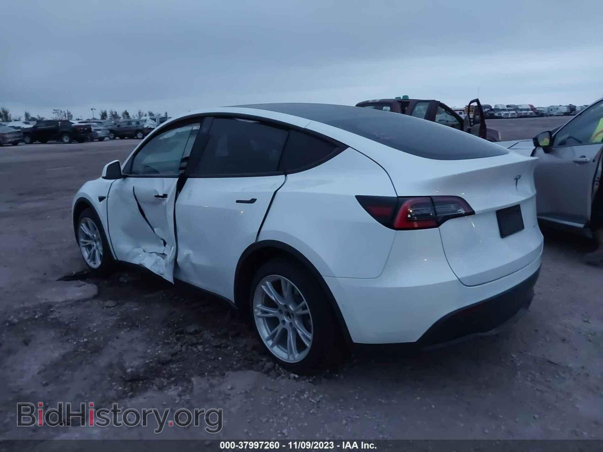 2021 TESLA MODEL Y - VIN: 5YJYGAEE2MF113237 - Фото 3