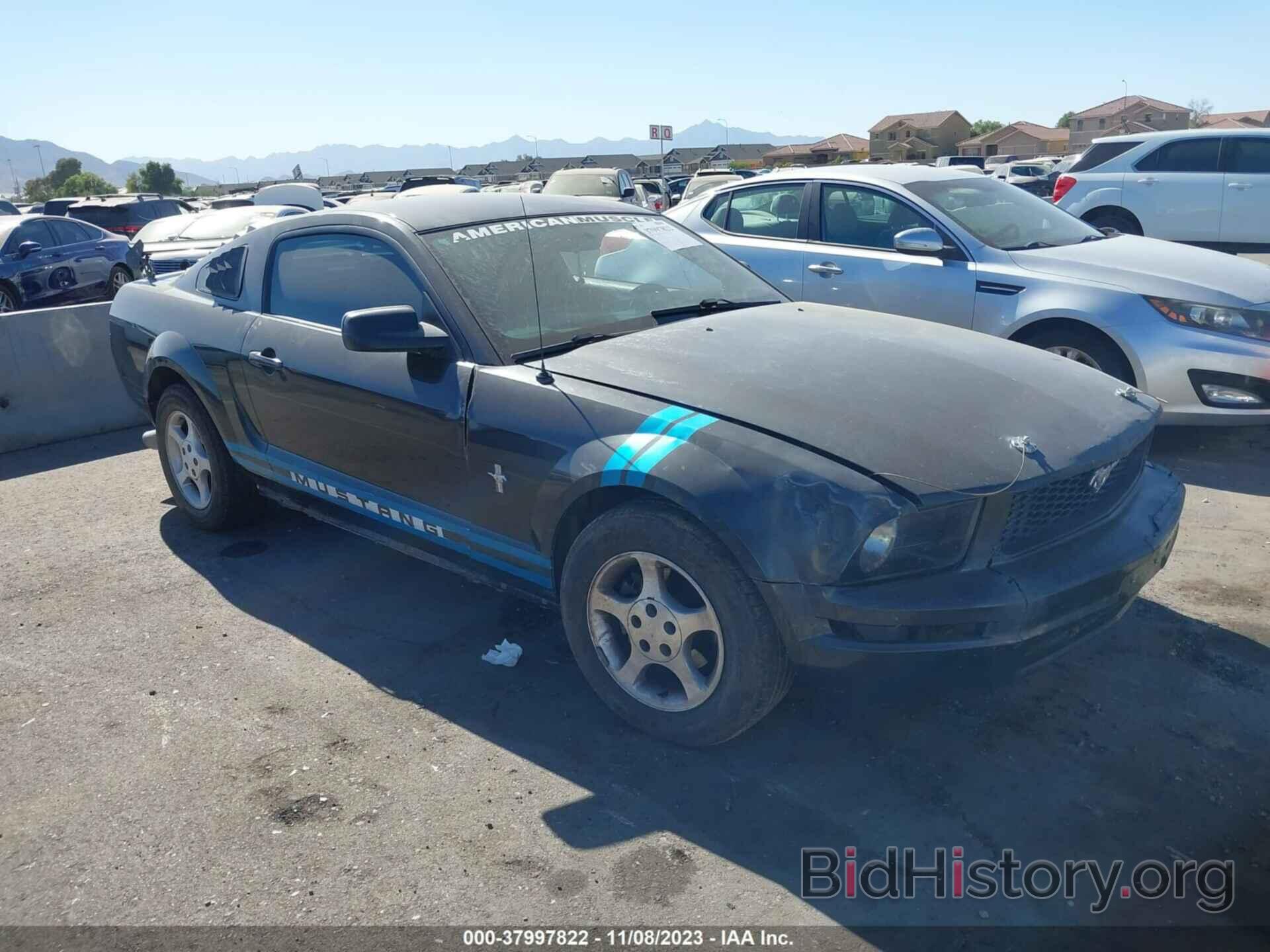 Photo 1ZVFT80N875232626 - FORD MUSTANG 2007