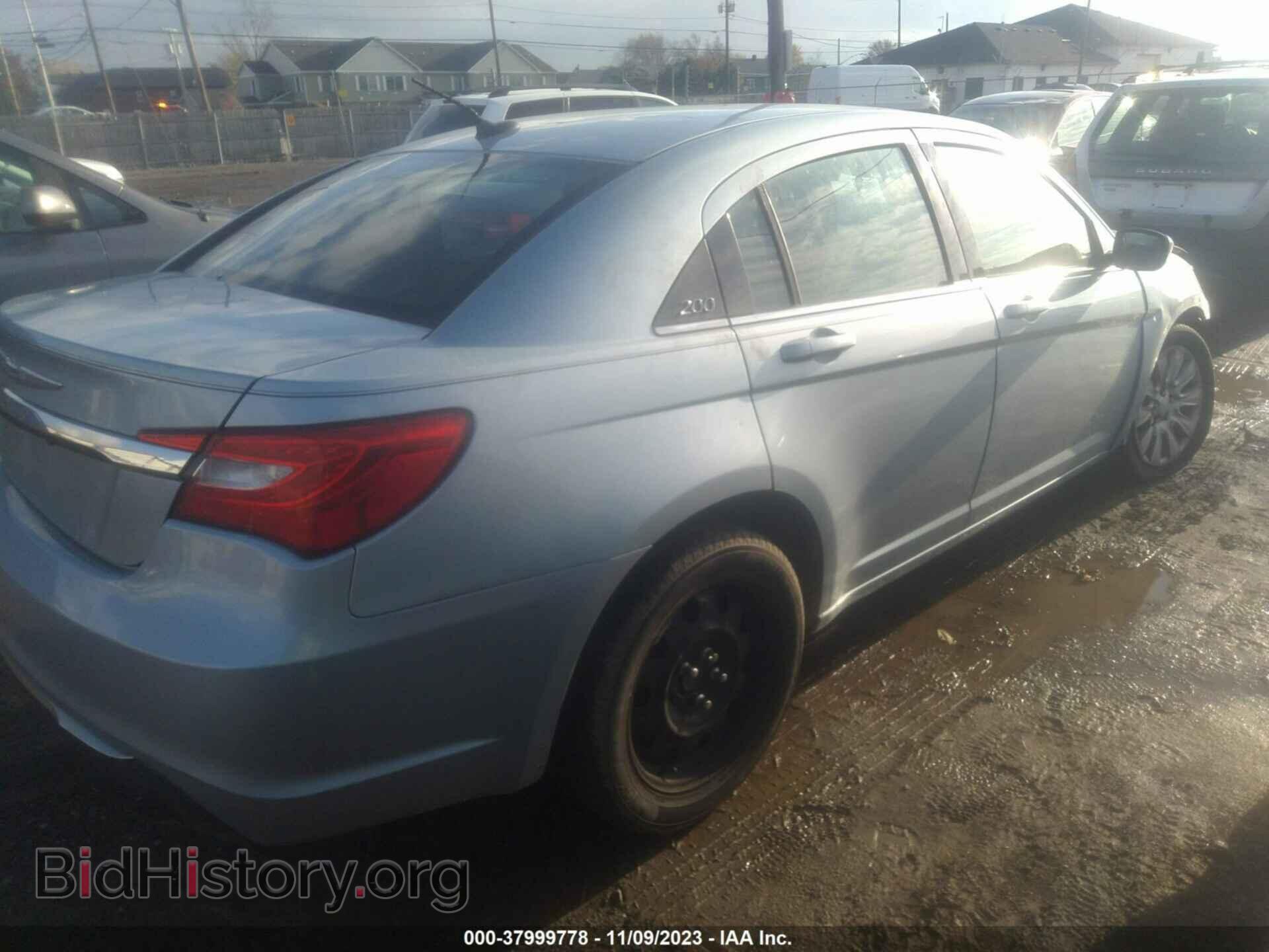 2012 CHRYSLER 200 - VIN: 1C3CCBAB2CN138330 - Фото 4