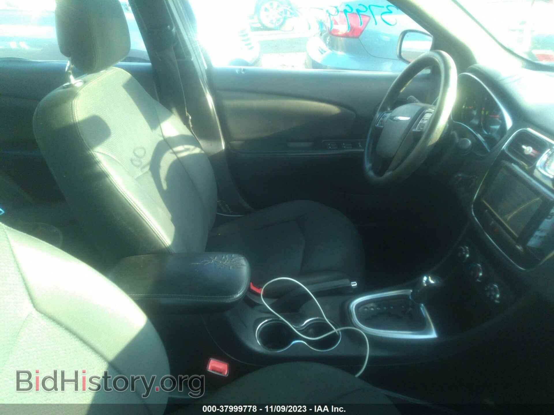 2012 CHRYSLER 200 - VIN: 1C3CCBAB2CN138330 - Фото 5