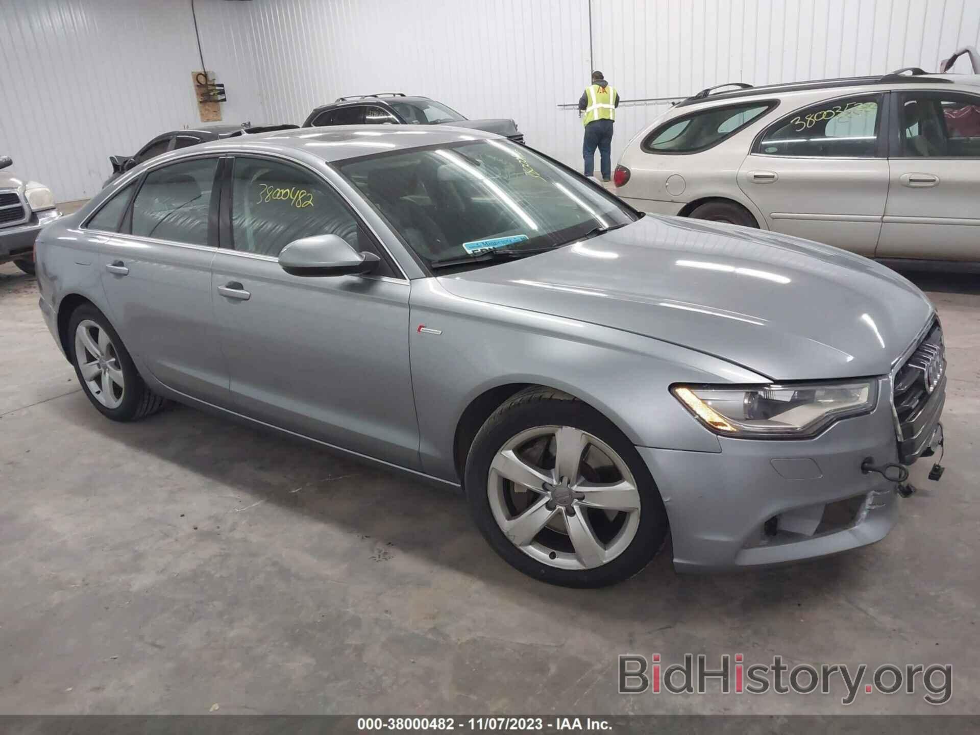 Photo WAUGGAFC9CN079724 - AUDI A6 2012