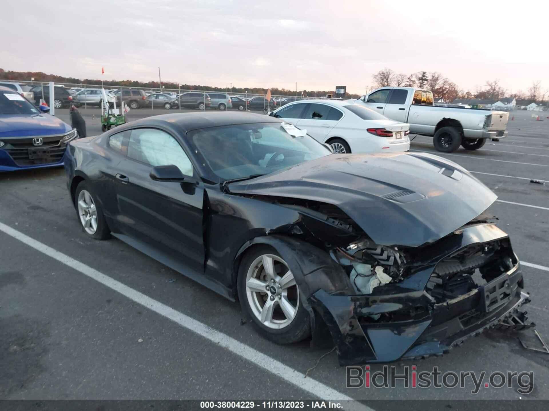 Photo 1FA6P8TH9J5100744 - FORD MUSTANG 2018