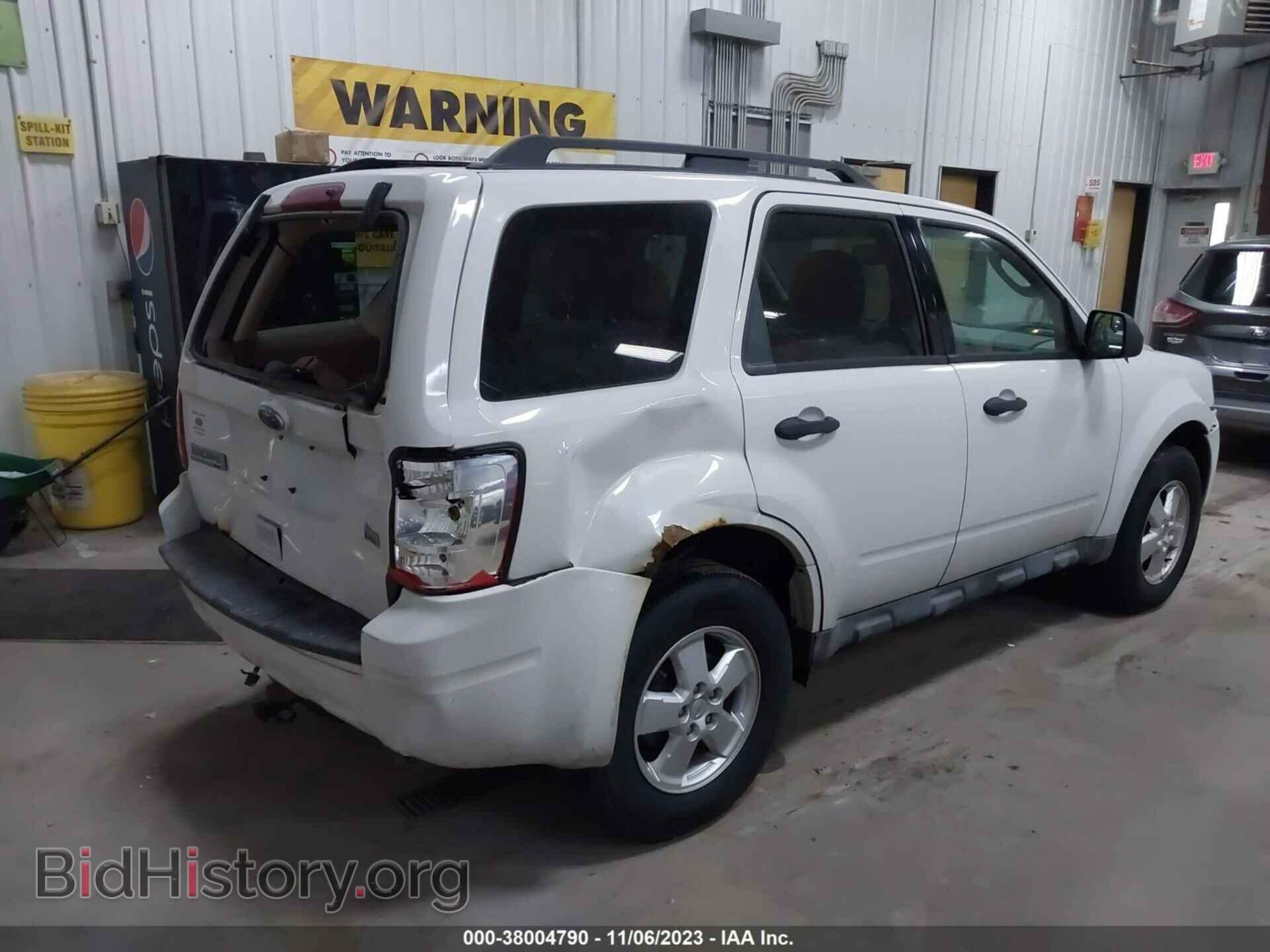 2011 FORD ESCAPE - VIN: 1FMCU9DG7BKB04629 - Фото 4