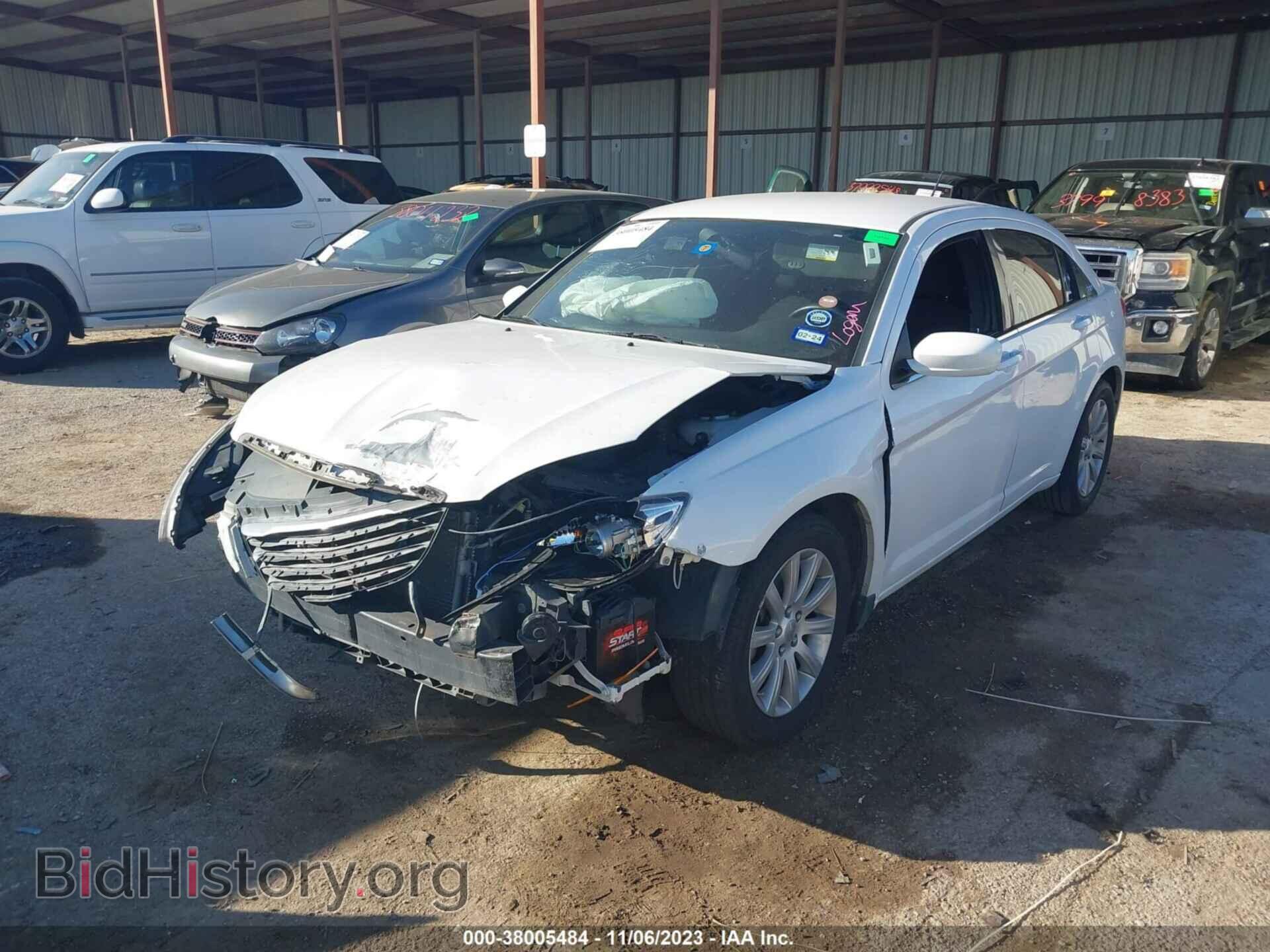 2013 CHRYSLER 200 - VIN: 1C3CCBBG2DN658894 - Photo 2