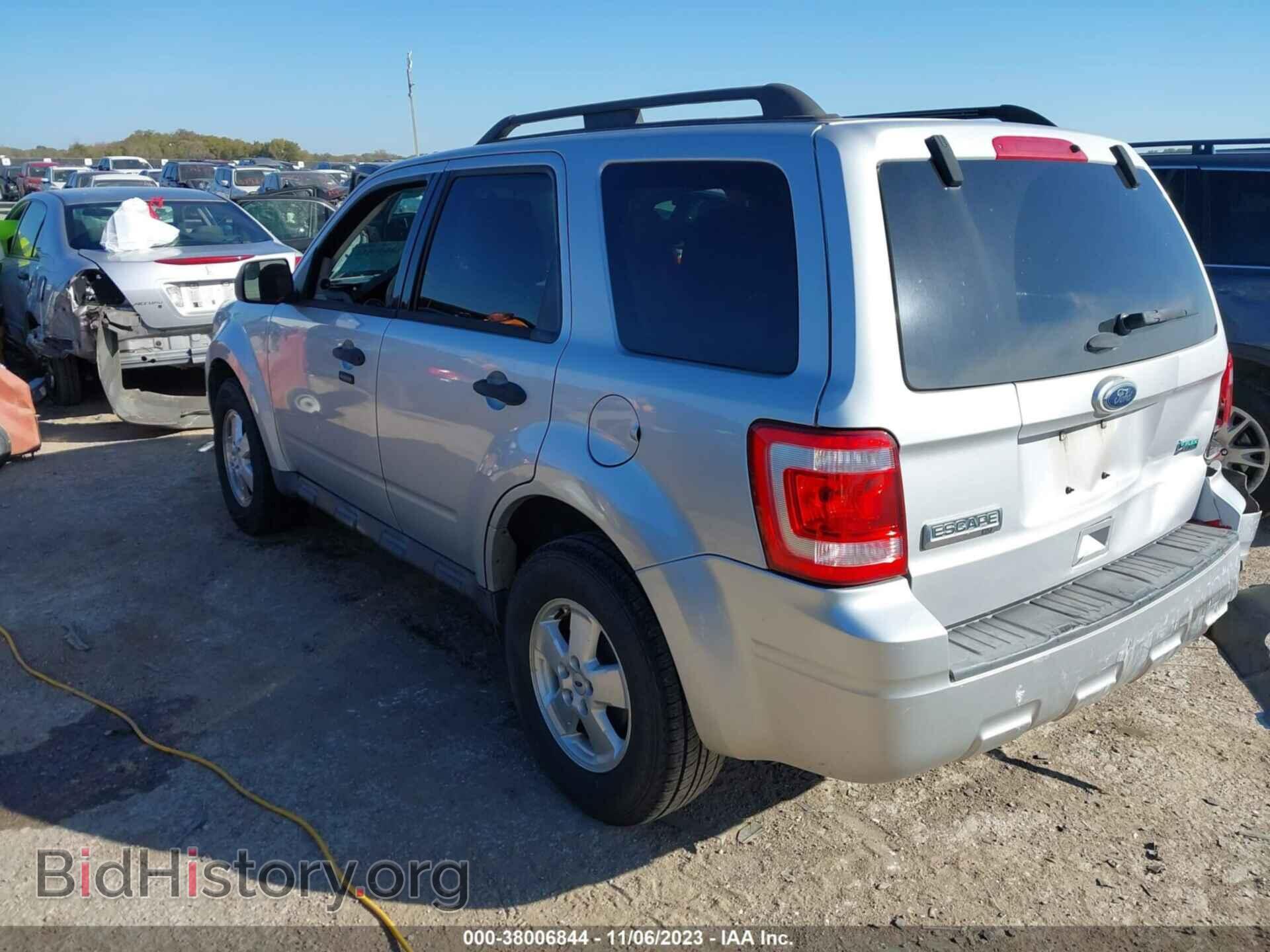 2011 FORD ESCAPE - VIN: 1FMCU0DG2BKC52800 - Фото 3