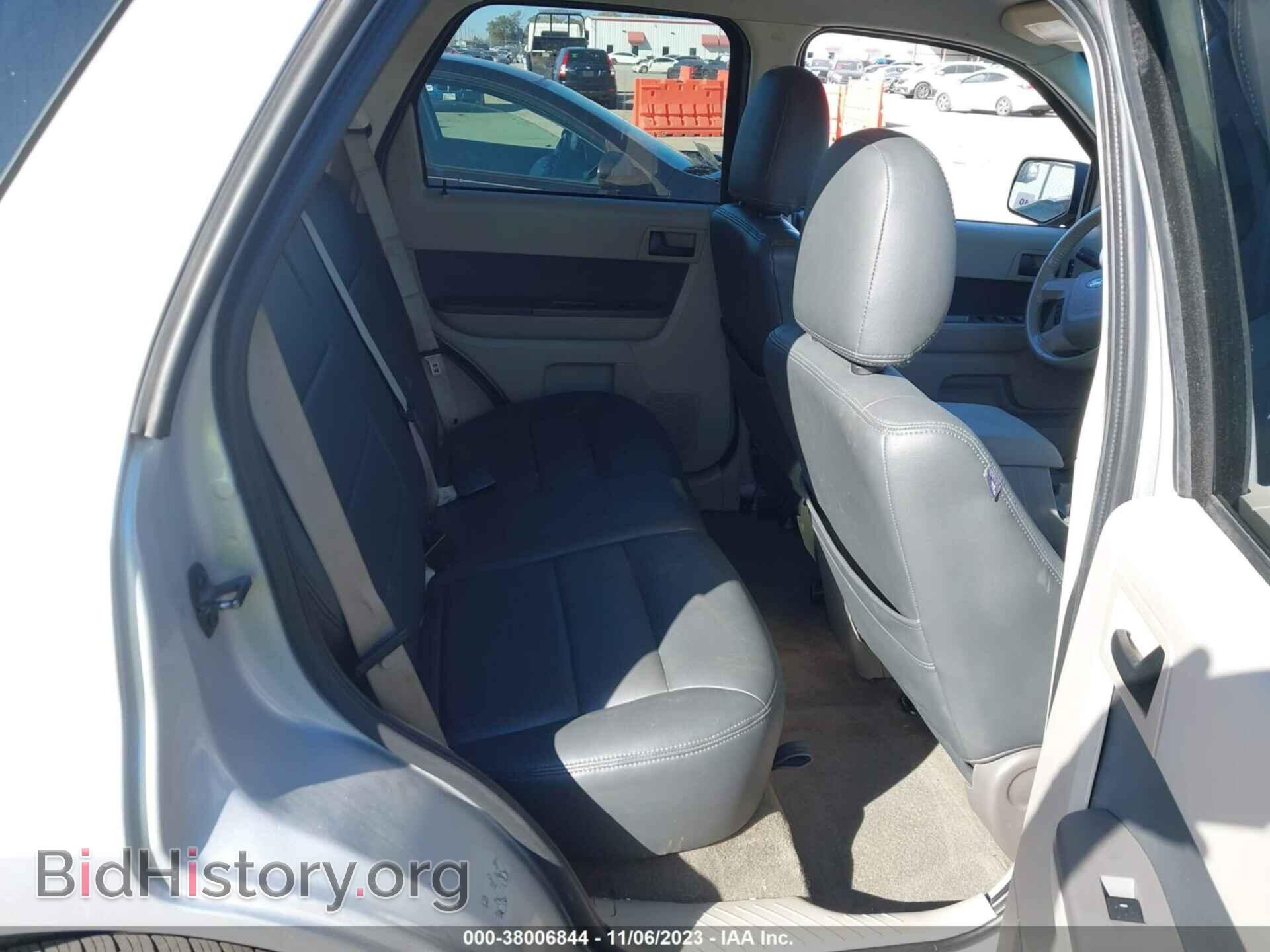 2011 FORD ESCAPE - VIN: 1FMCU0DG2BKC52800 - Фото 8