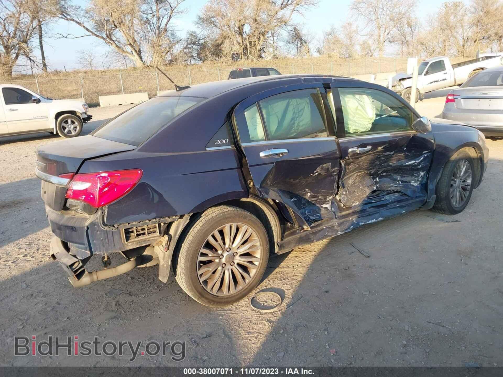 2013 CHRYSLER 200 - VIN: 1C3CCBCG8DN738022 - Фото 4
