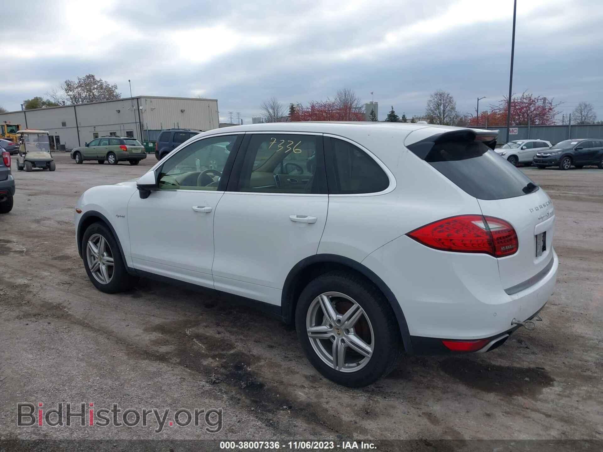 2012 PORSCHE CAYENNE - VIN: WP1AE2A2XCLA93323 - Фото 3