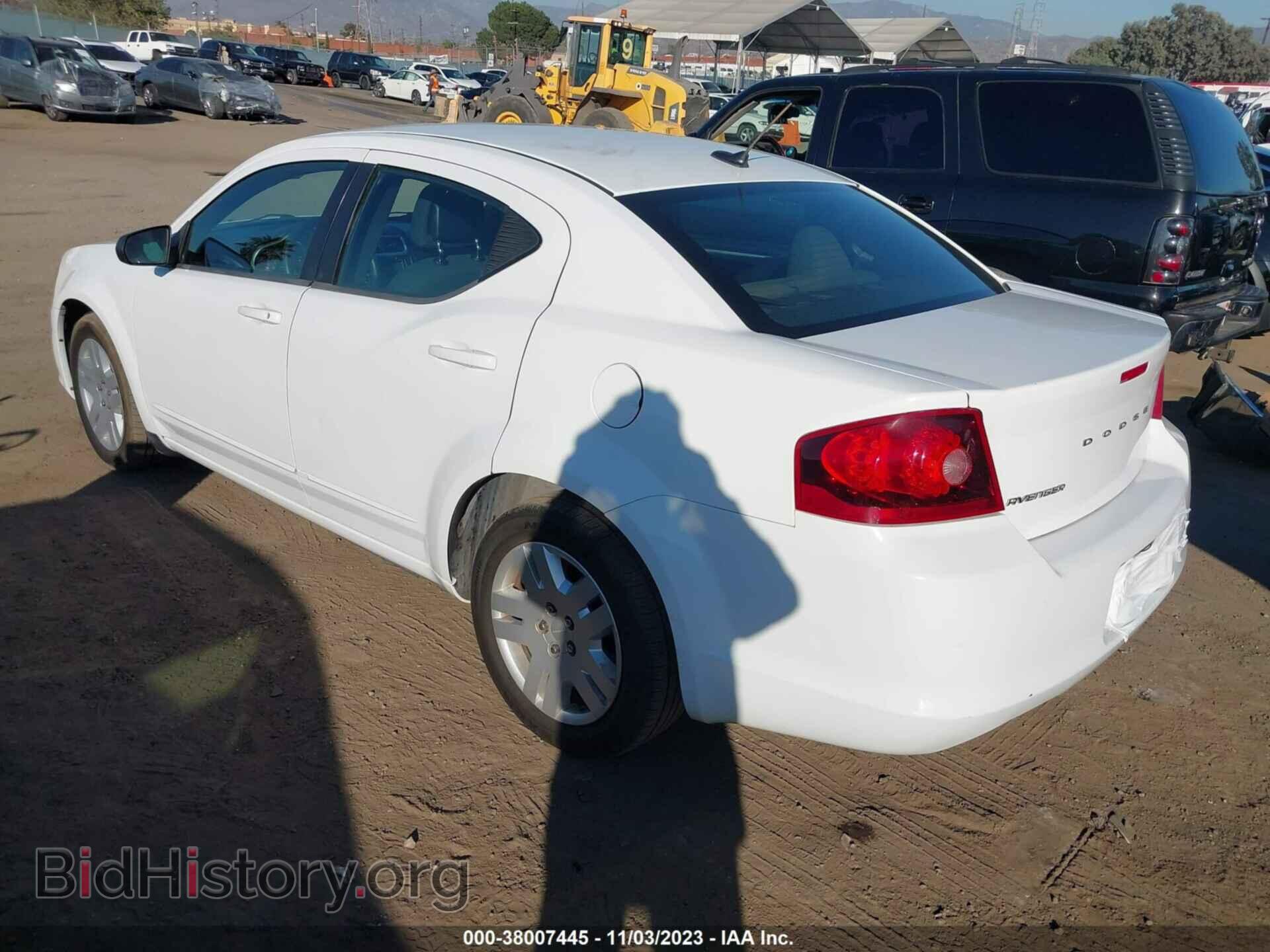 2011 DODGE AVENGER - VIN: 1B3BD4FB3BN572815 - Фото 3