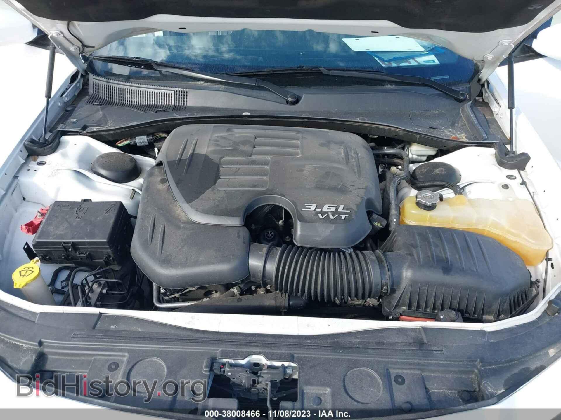 2014 CHRYSLER 300 - VIN: 2C3CCABG1EH296674 - Фото 10