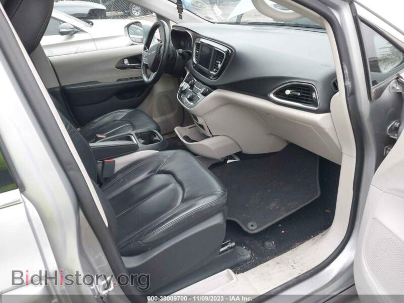 2019 Chrysler PACIFICA (VIN 2C4RC1BG5KR721177) — photo 5 of 16
