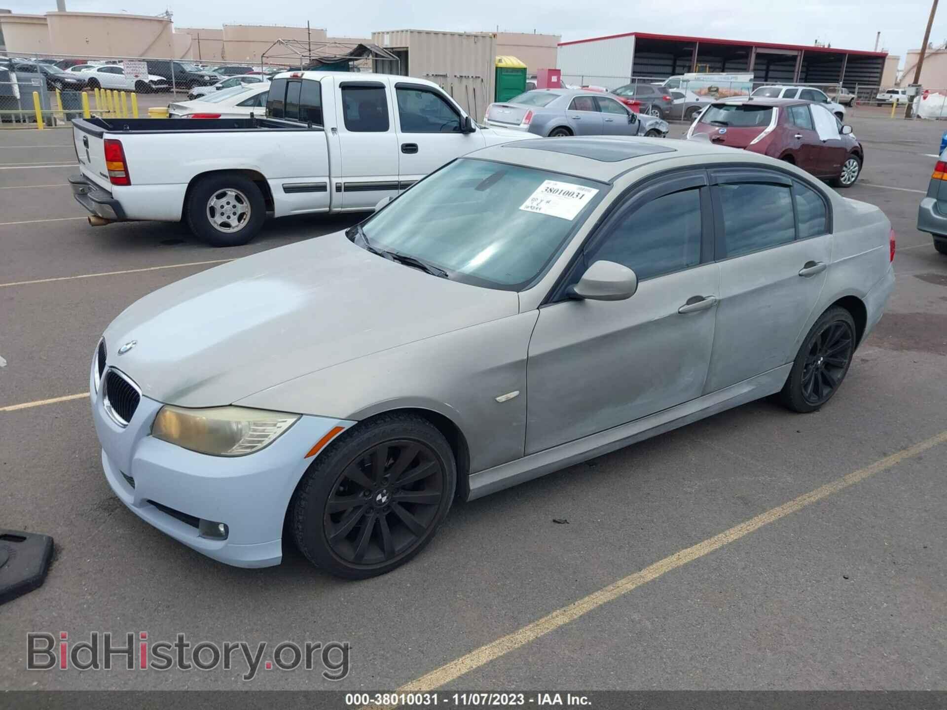 2011 BMW 328I - VIN: WBAPH7C55BE130527 - Фото 2