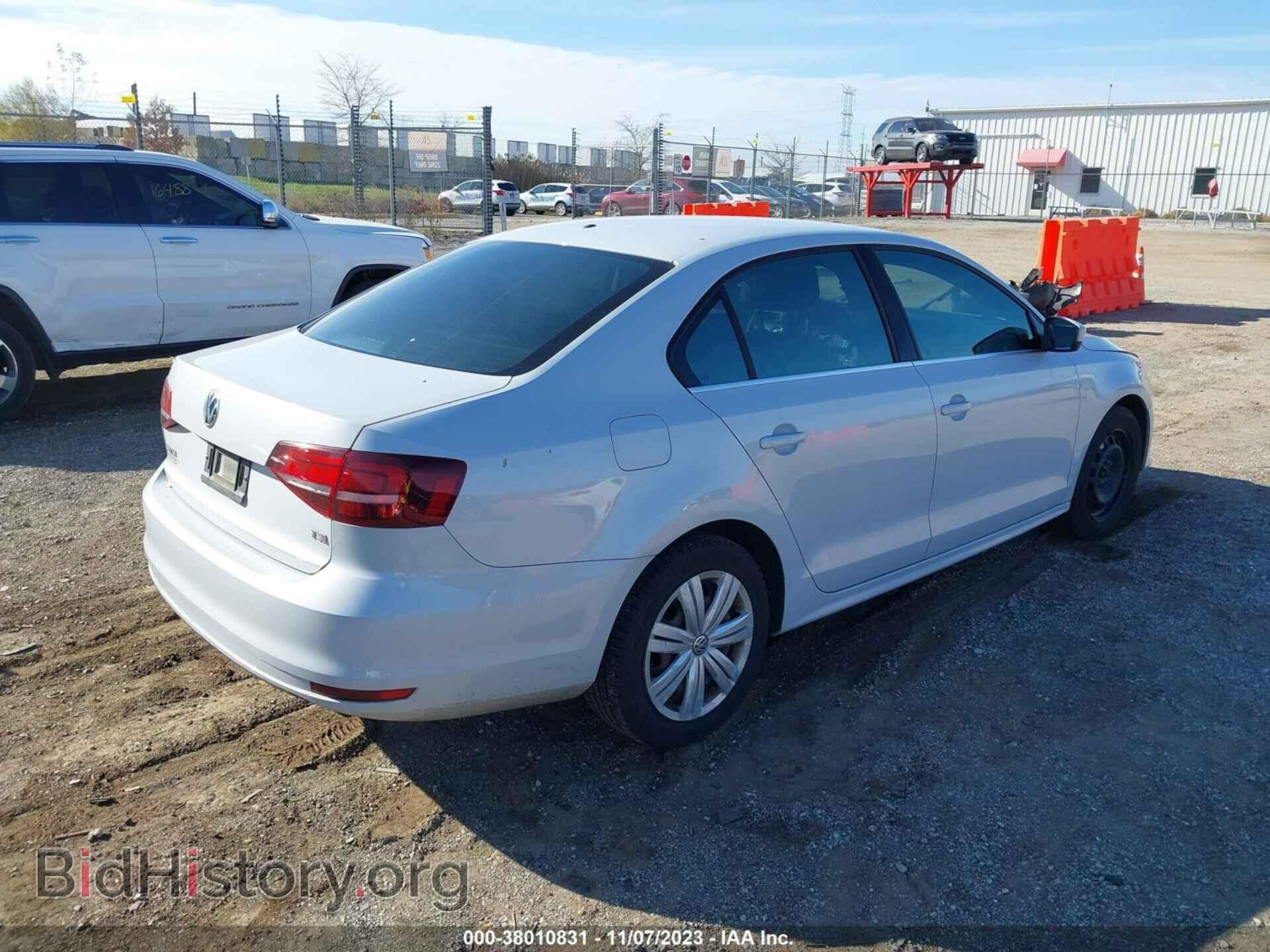2017 VOLKSWAGEN JETTA - VIN: 3VW2B7AJ2HM371136 - Фото 4