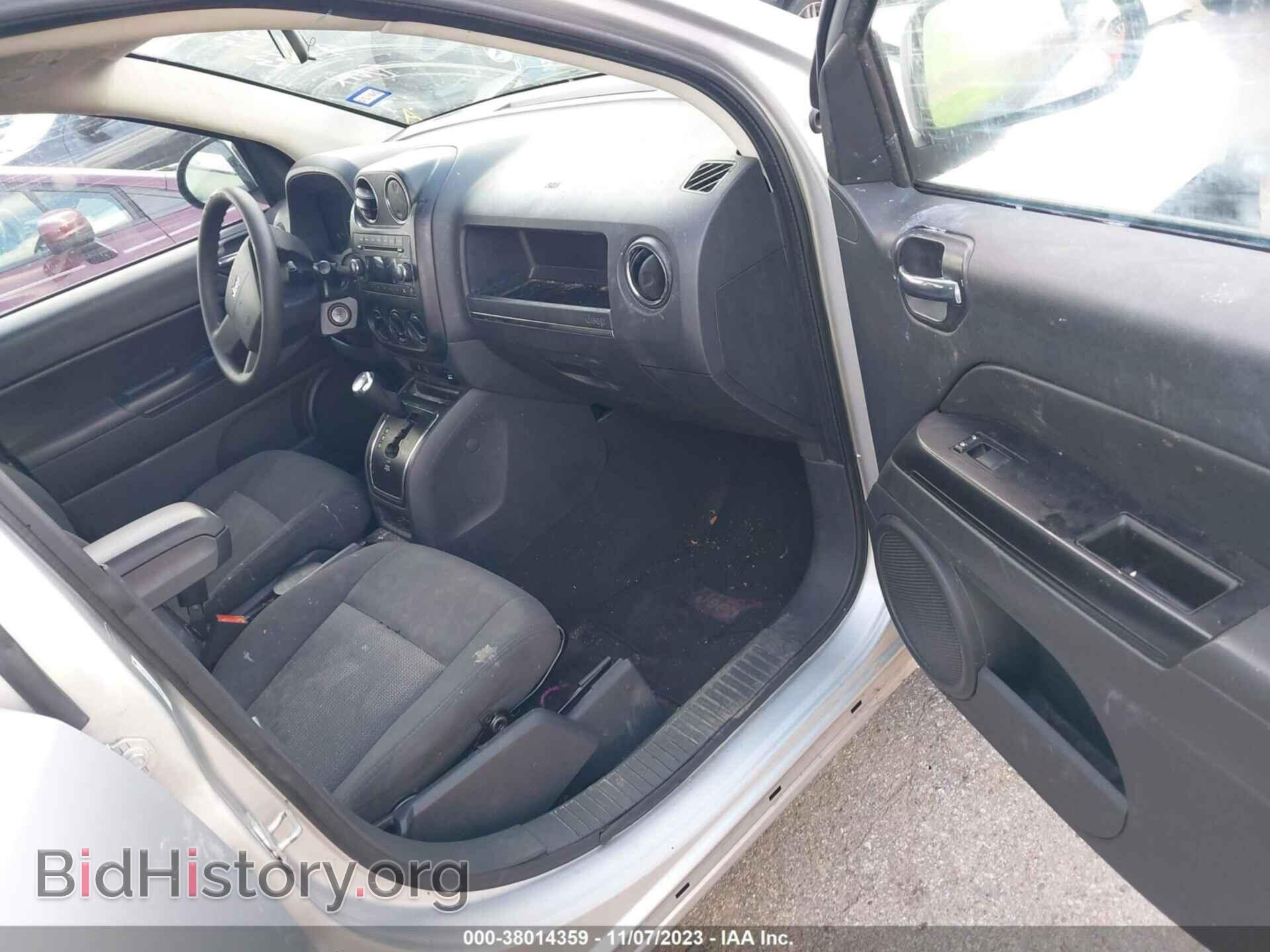 2009 JEEP COMPASS - VIN: 1J4FT47AX9D139933 - Photo 5