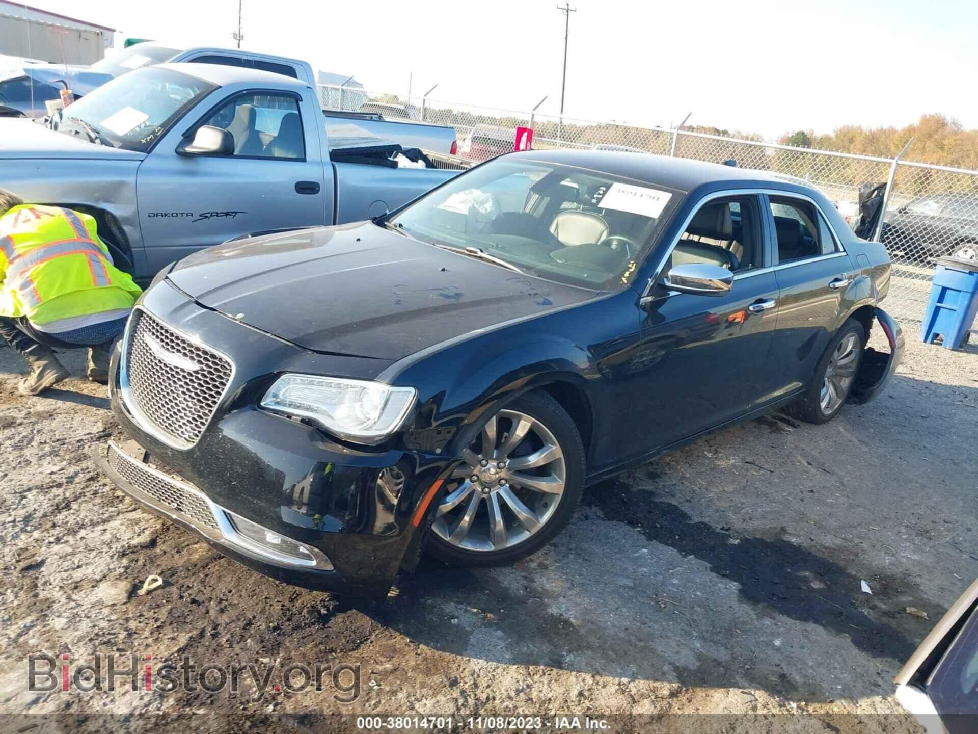2018 CHRYSLER 300 - VIN: 2C3CCAEG5JH129997 - Фото 2