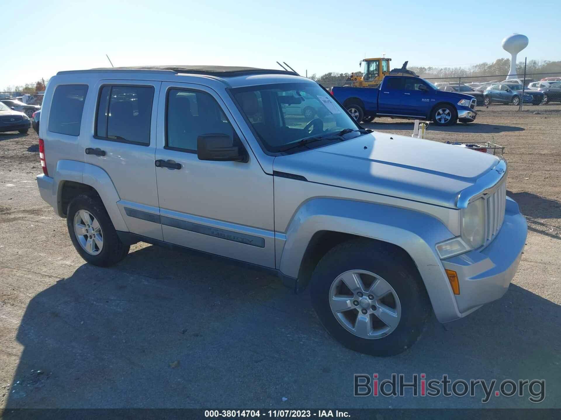 Photo 1J4PN2GK7AW160341 - JEEP LIBERTY 2010