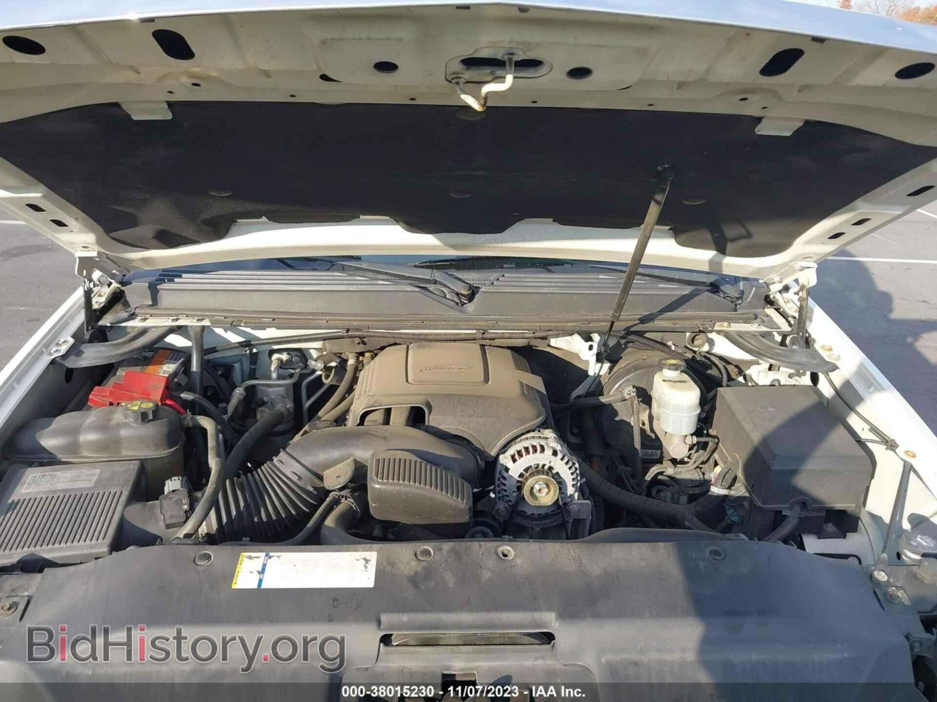 2011 CADILLAC ESCALADE - VIN: 1GYS3BEF2BR152427 - Фото 10