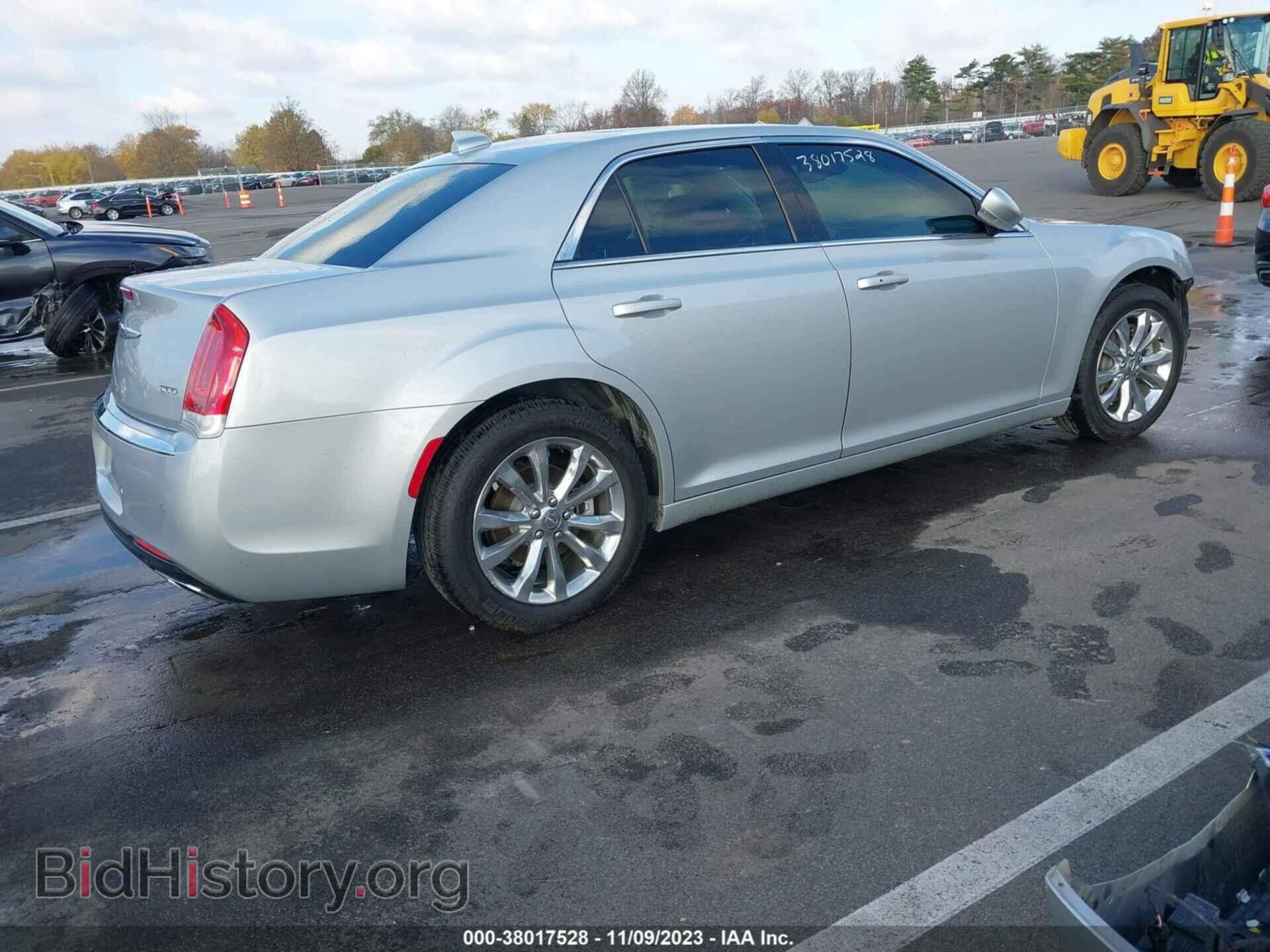 2021 CHRYSLER 300 - VIN: 2C3CCARG2MH596177 - Фото 4