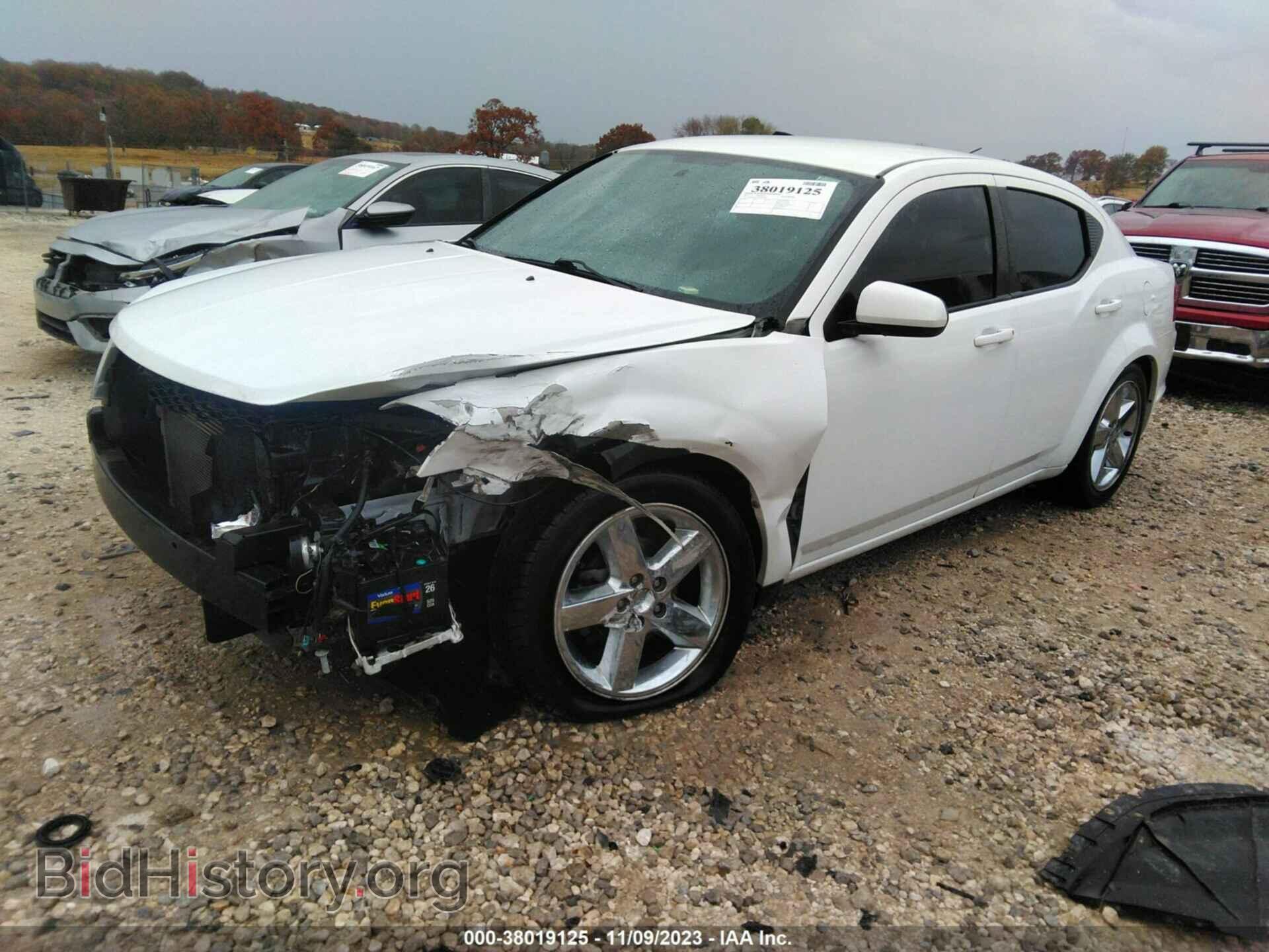 2011 DODGE AVENGER - VIN: 1B3BD1FB5BN586648 - Фото 2