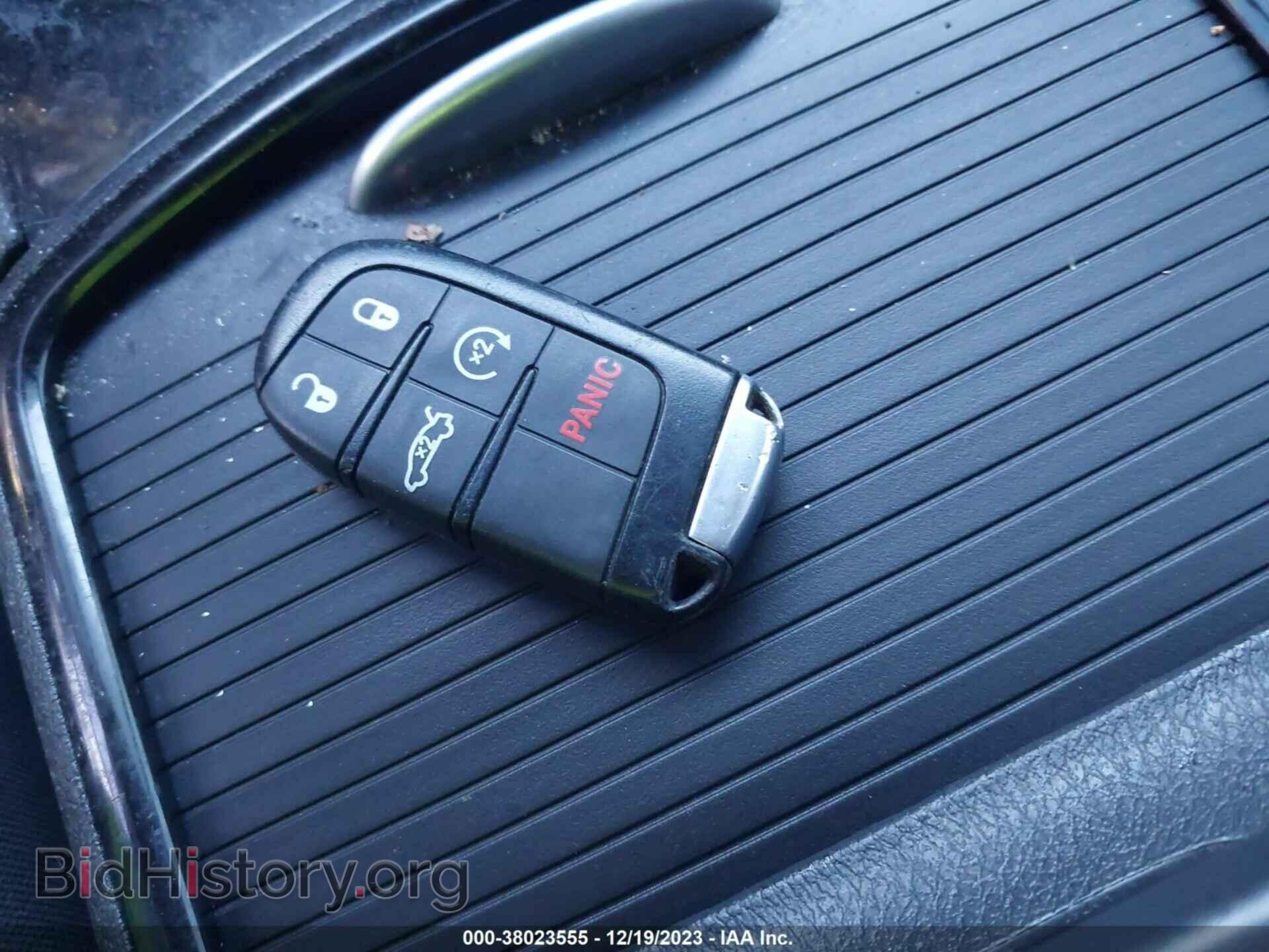 2019 CHRYSLER 300 - VIN: 2C3CCAGG1KH654585 - Photo 11