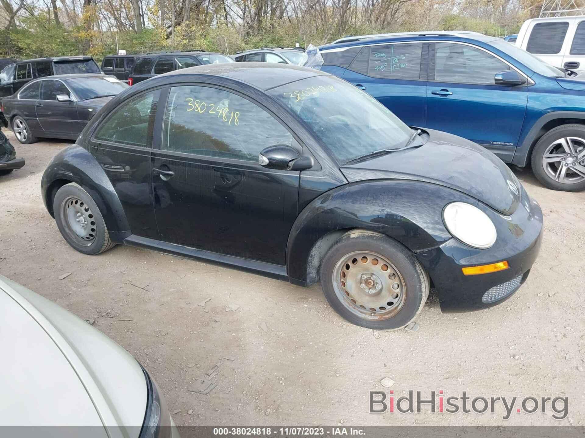 Photo 3VWPW3AG9AM016929 - VOLKSWAGEN NEW BEETLE 2010