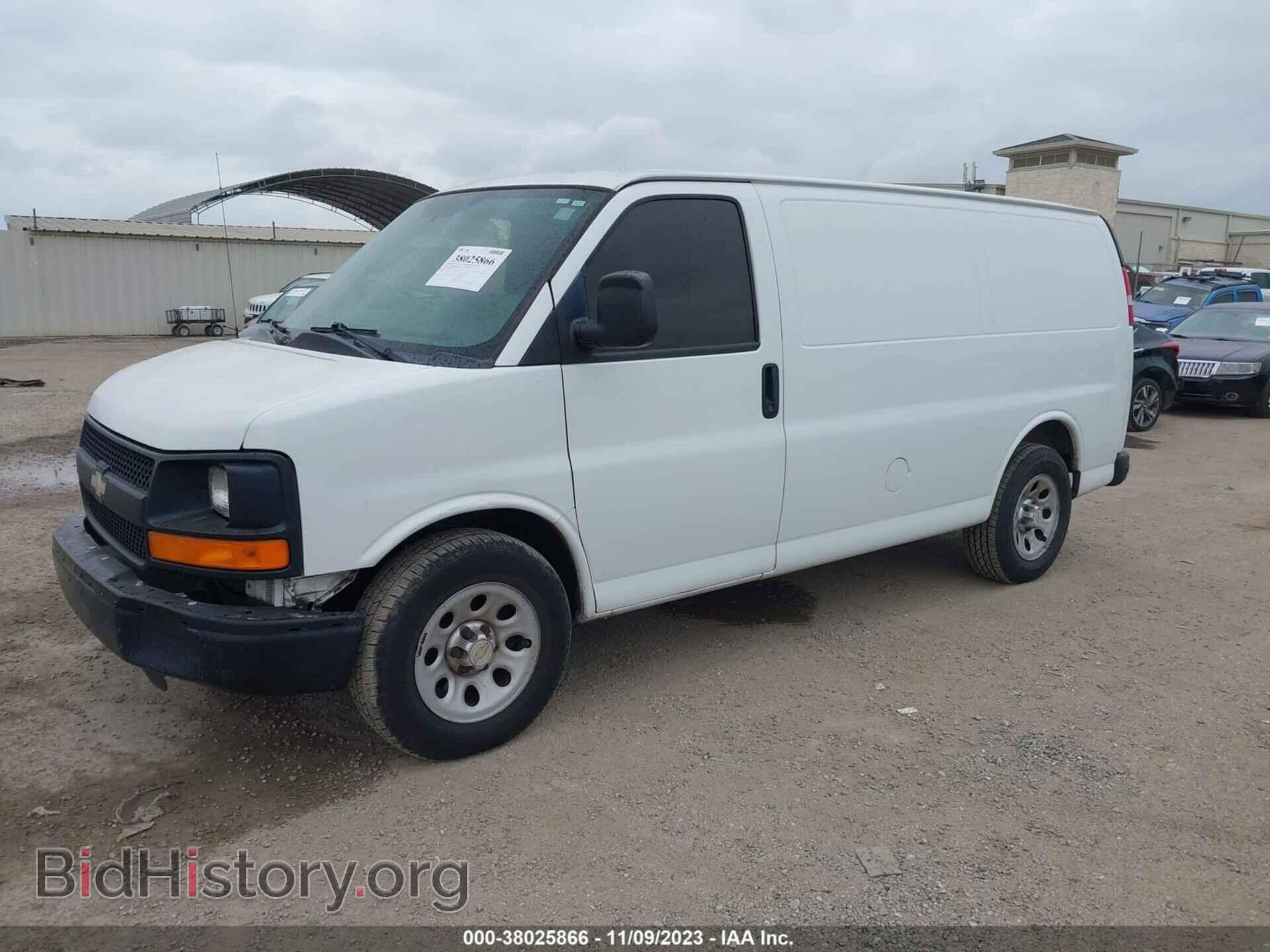 2013 CHEVROLET EXPRESS 1500 - VIN: 1GCSGAF46D1179746 - Фото 2